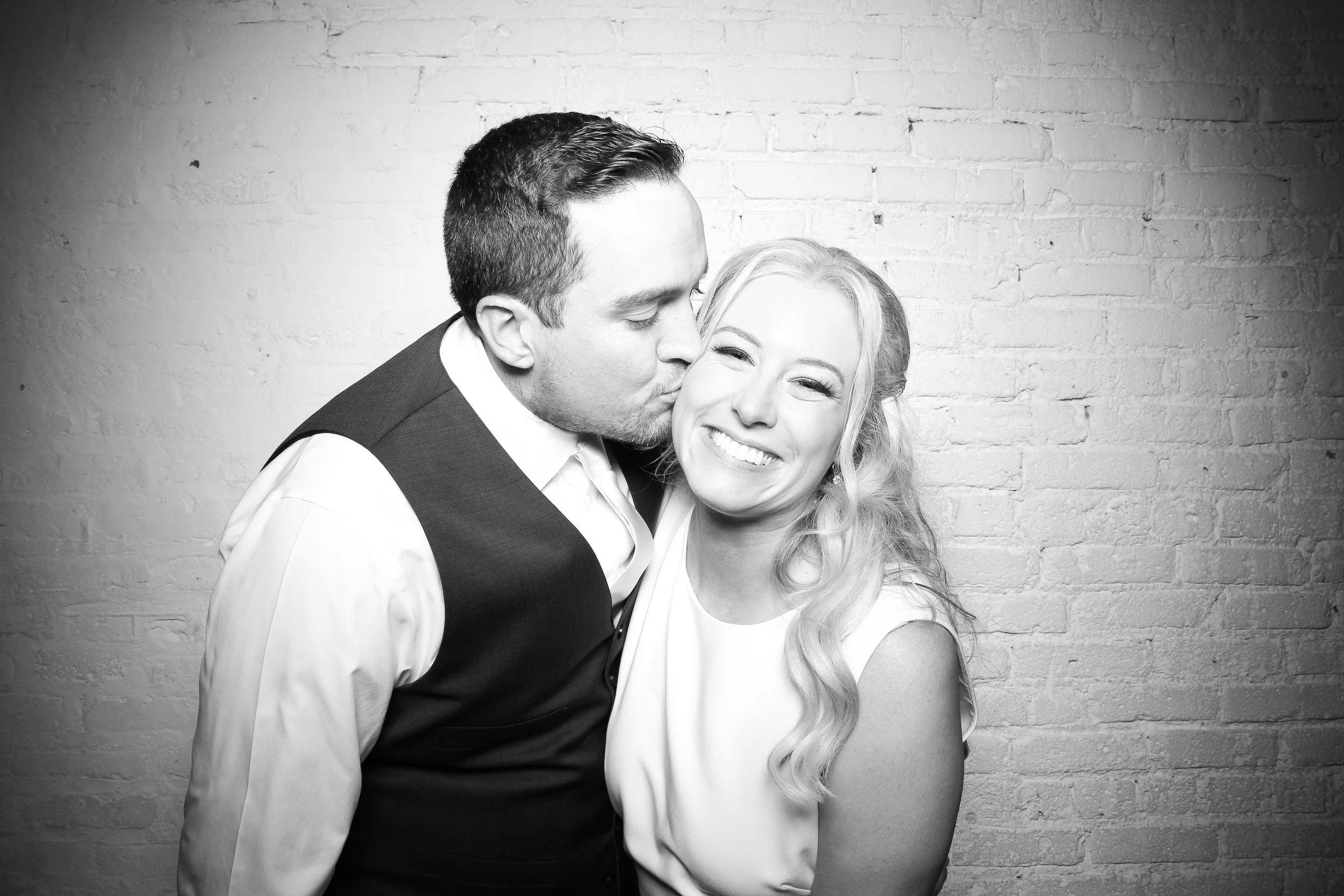 fotio-photobooth-bw-vintage-wedding-belvedere-1.jpg