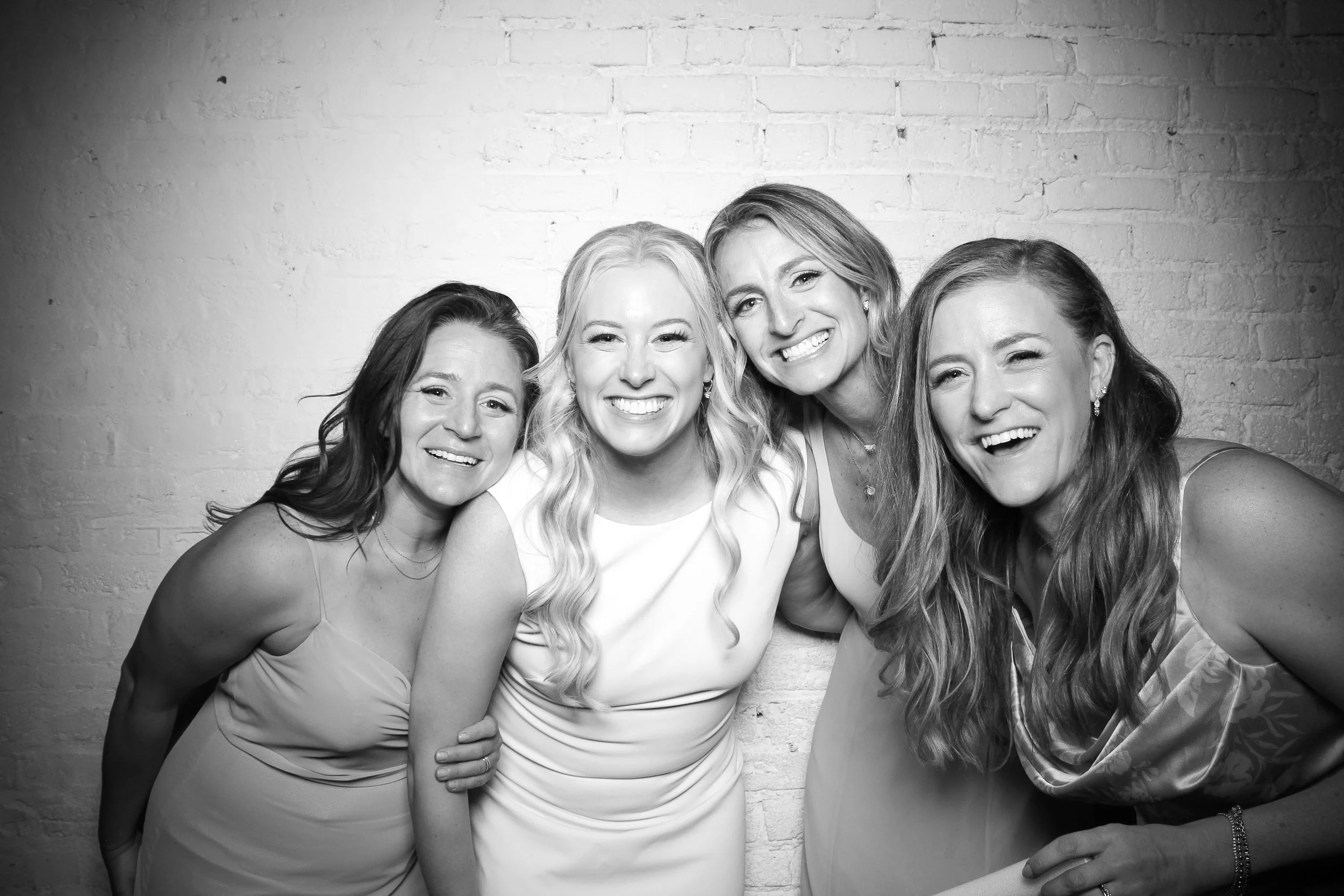 fotio-photobooth-bw-vintage-wedding-belvedere-4.jpg