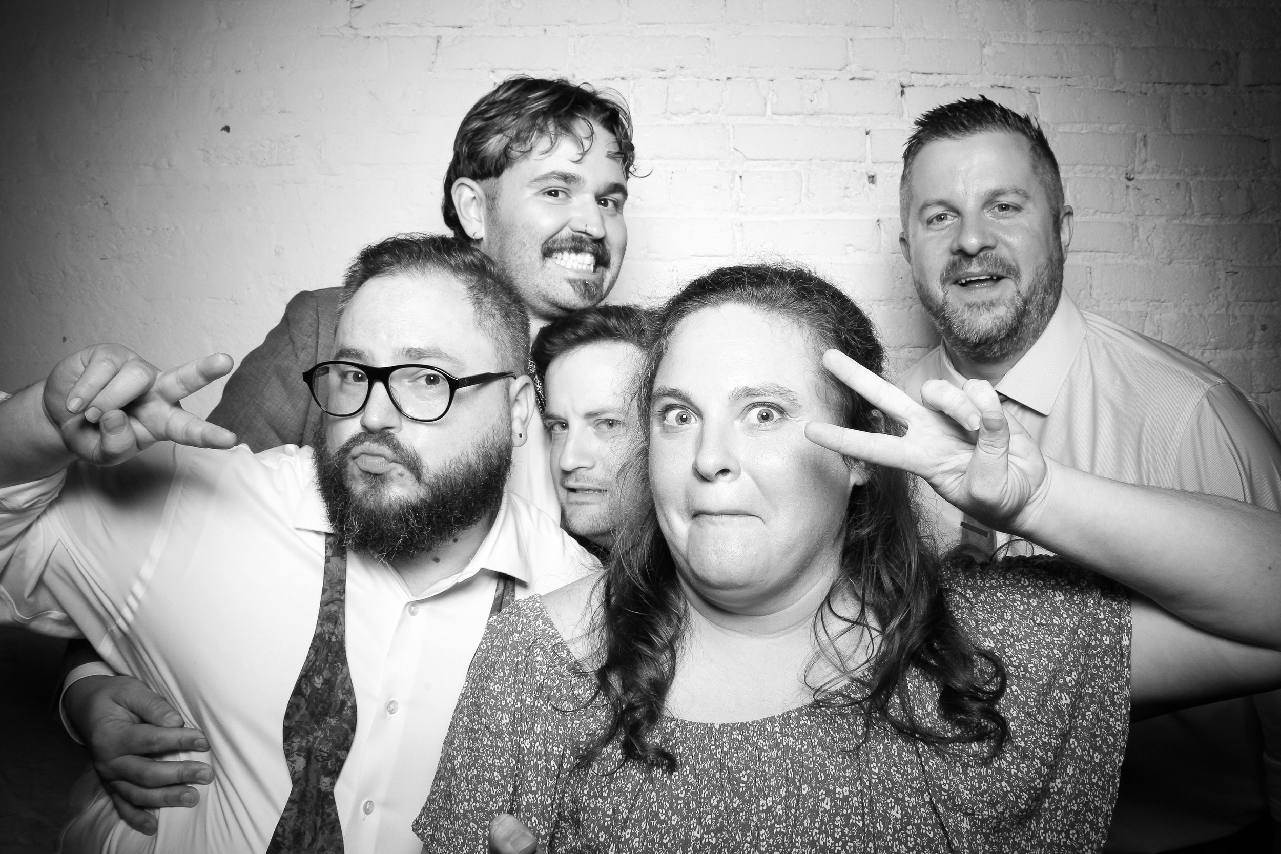 fotio-photobooth-bw-vintage-wedding-belvedere-13.jpg