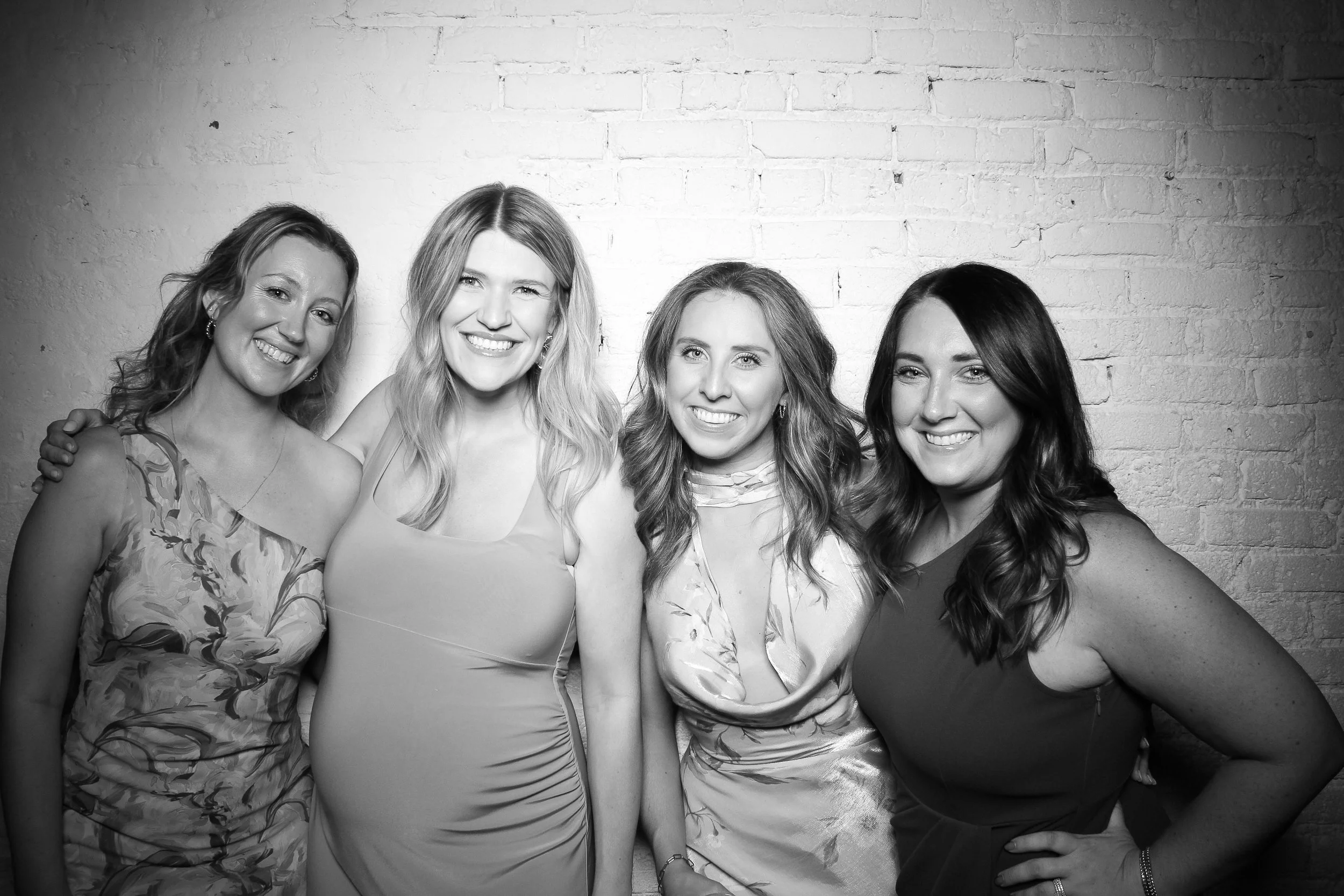 fotio-photobooth-bw-vintage-wedding-belvedere-18.jpg