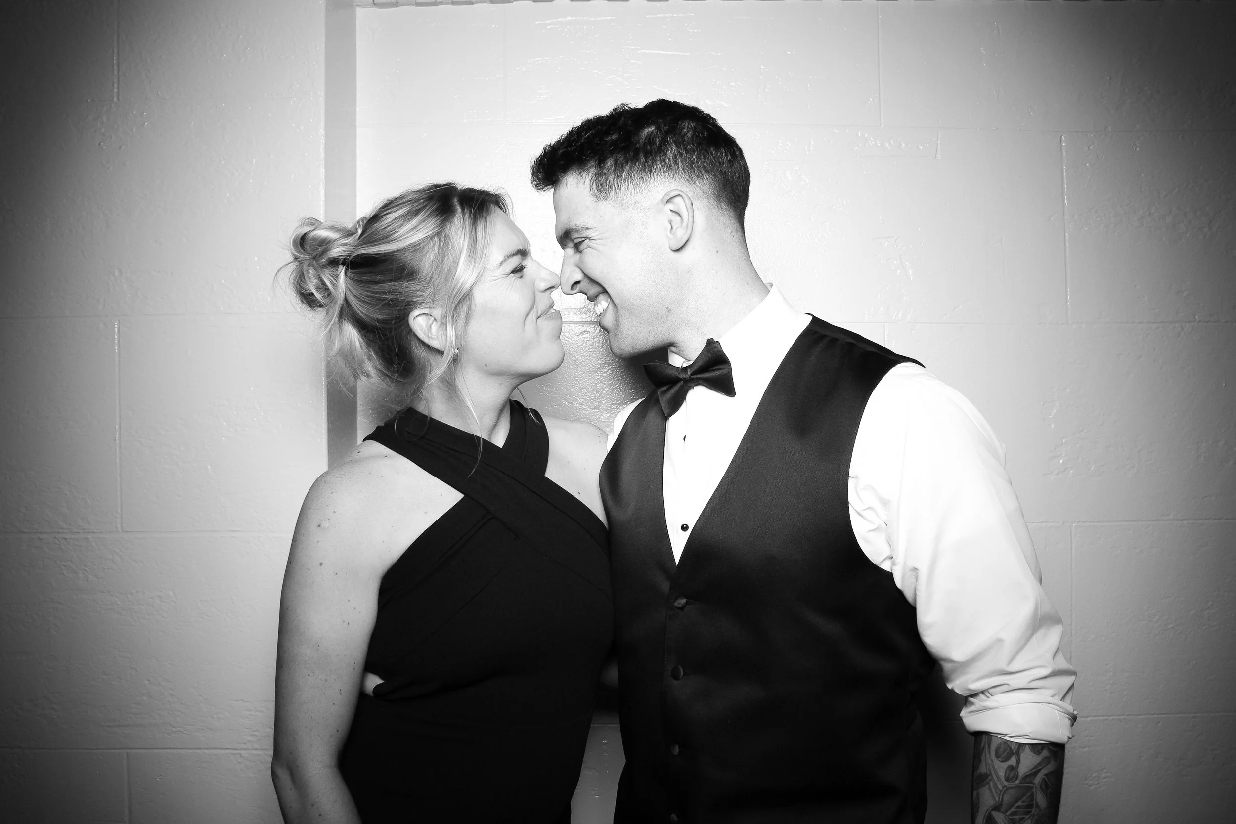 fotio-photobooth-bw-vintage-wedding-ravisloe-16.jpg