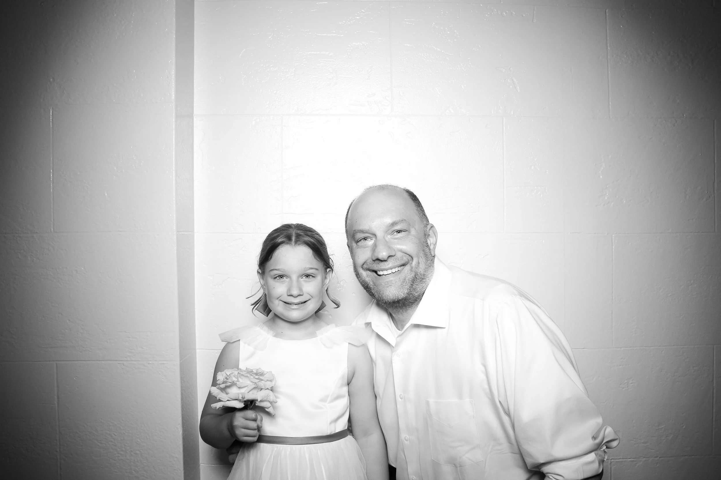 fotio-photobooth-bw-vintage-wedding-ravisloe-19.jpg