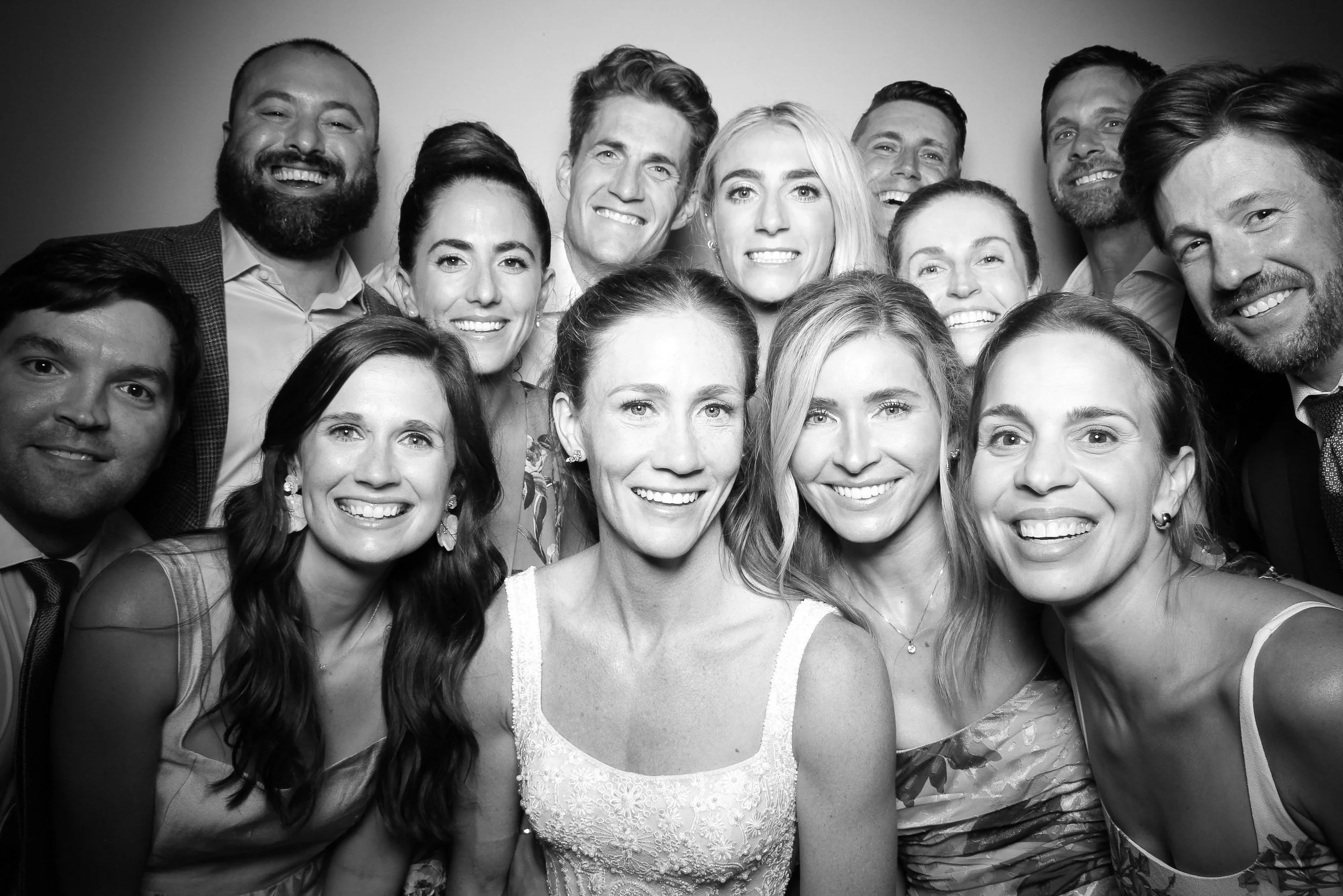 fotio-photobooth-bw-vintage-oconomowoc-2.jpg