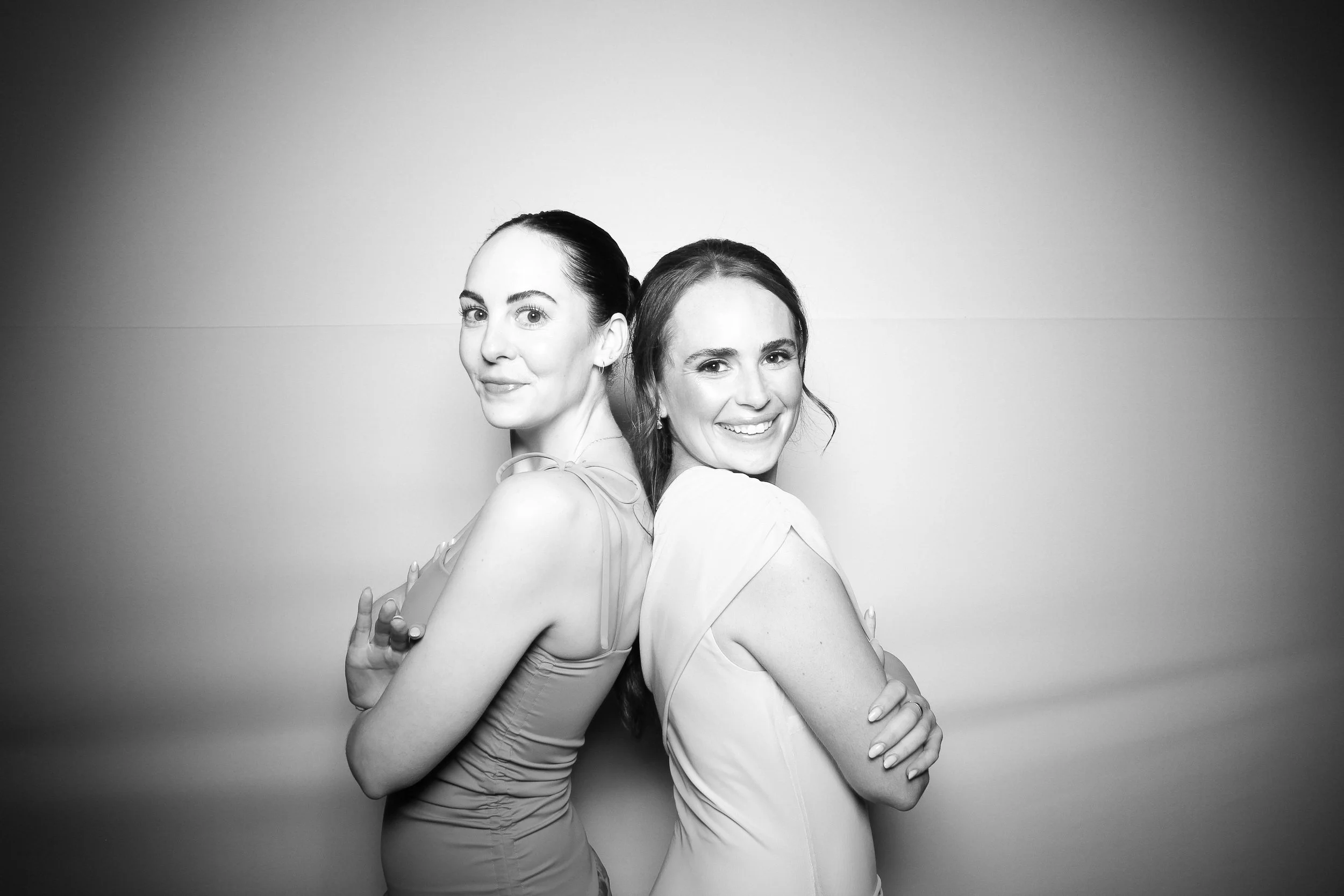 fotio-photobooth-bw-vintage-oconomowoc-5.jpg