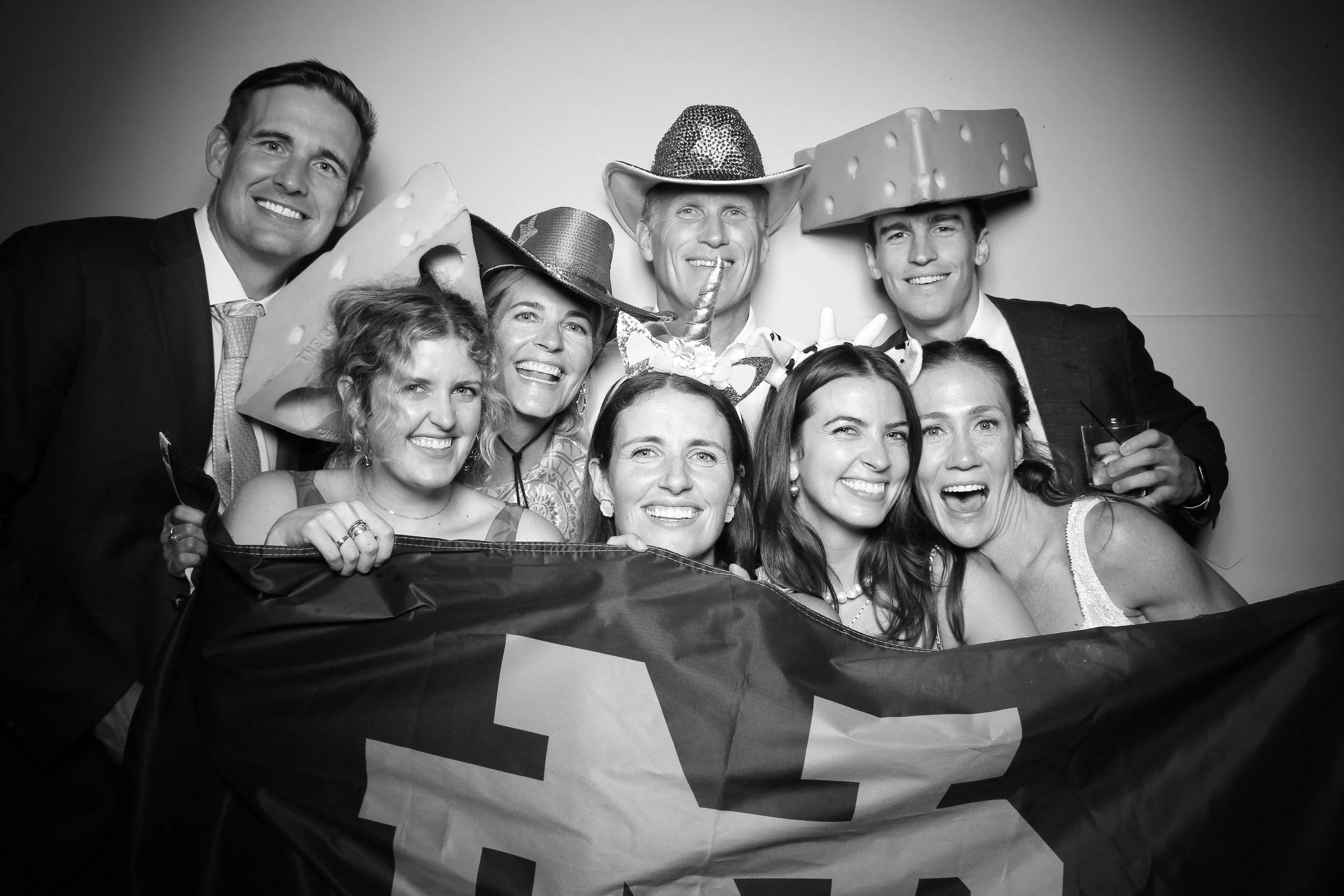 fotio-photobooth-bw-vintage-oconomowoc-6.jpg