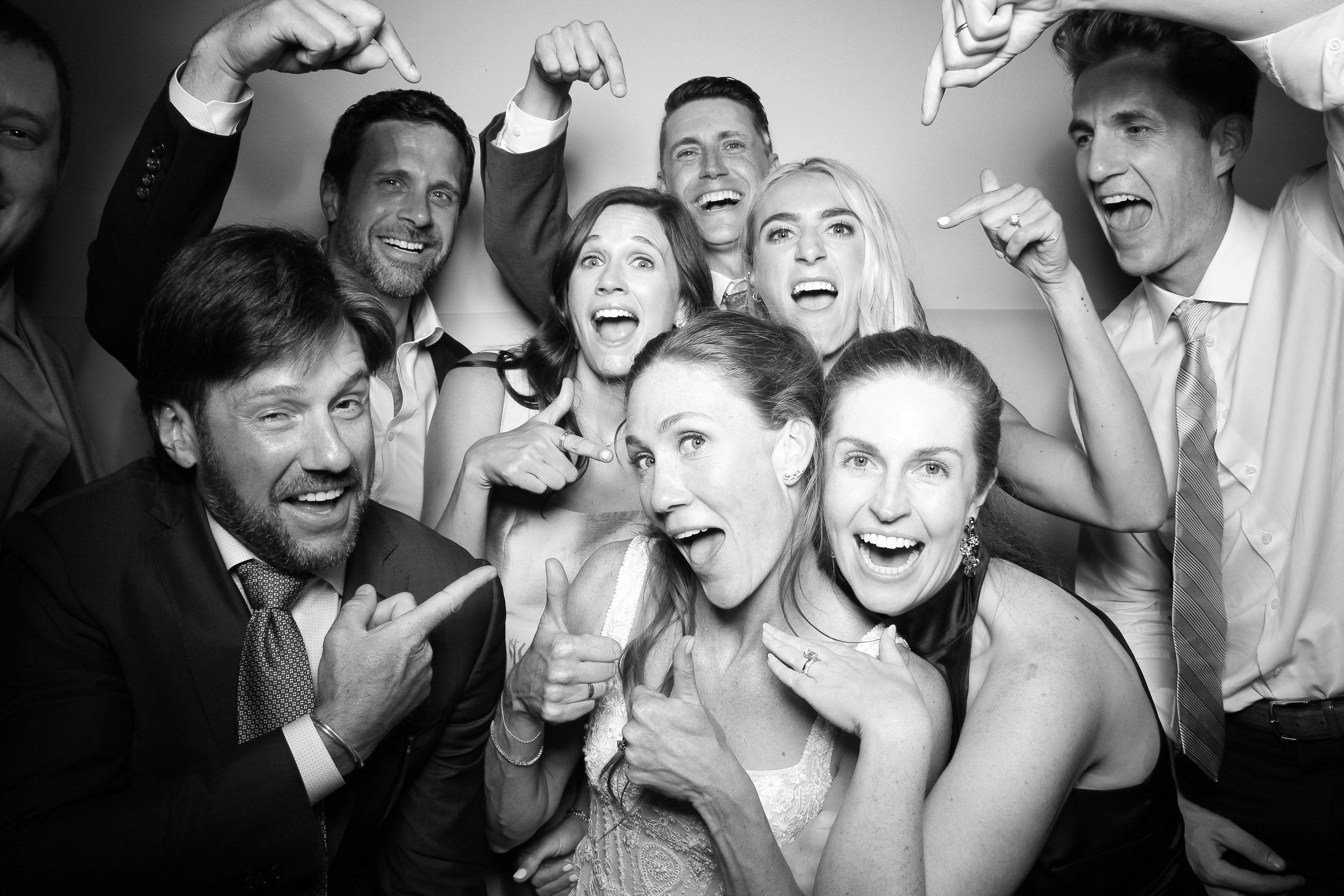 fotio-photobooth-bw-vintage-oconomowoc-8.jpg