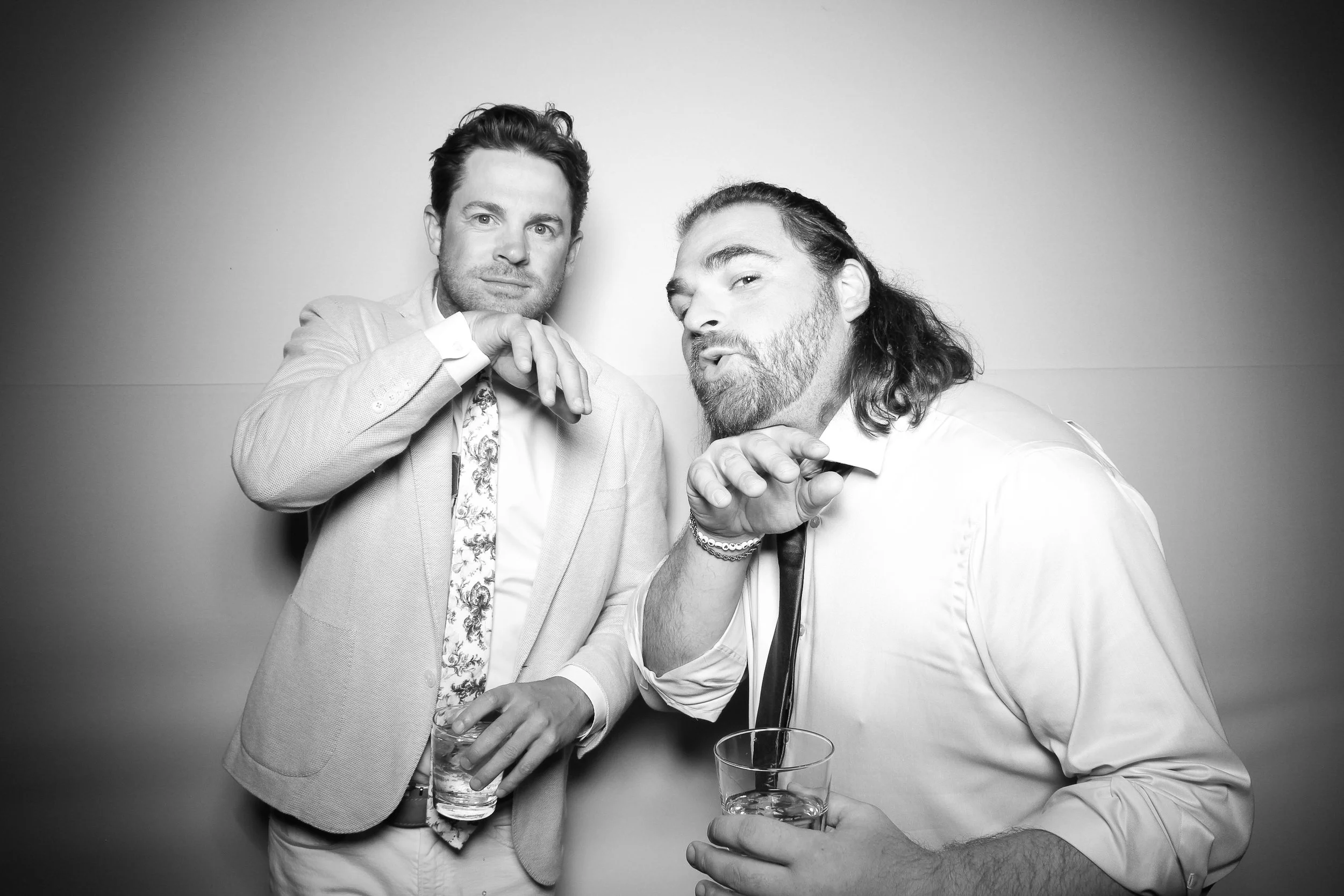 fotio-photobooth-bw-vintage-oconomowoc-9.jpg
