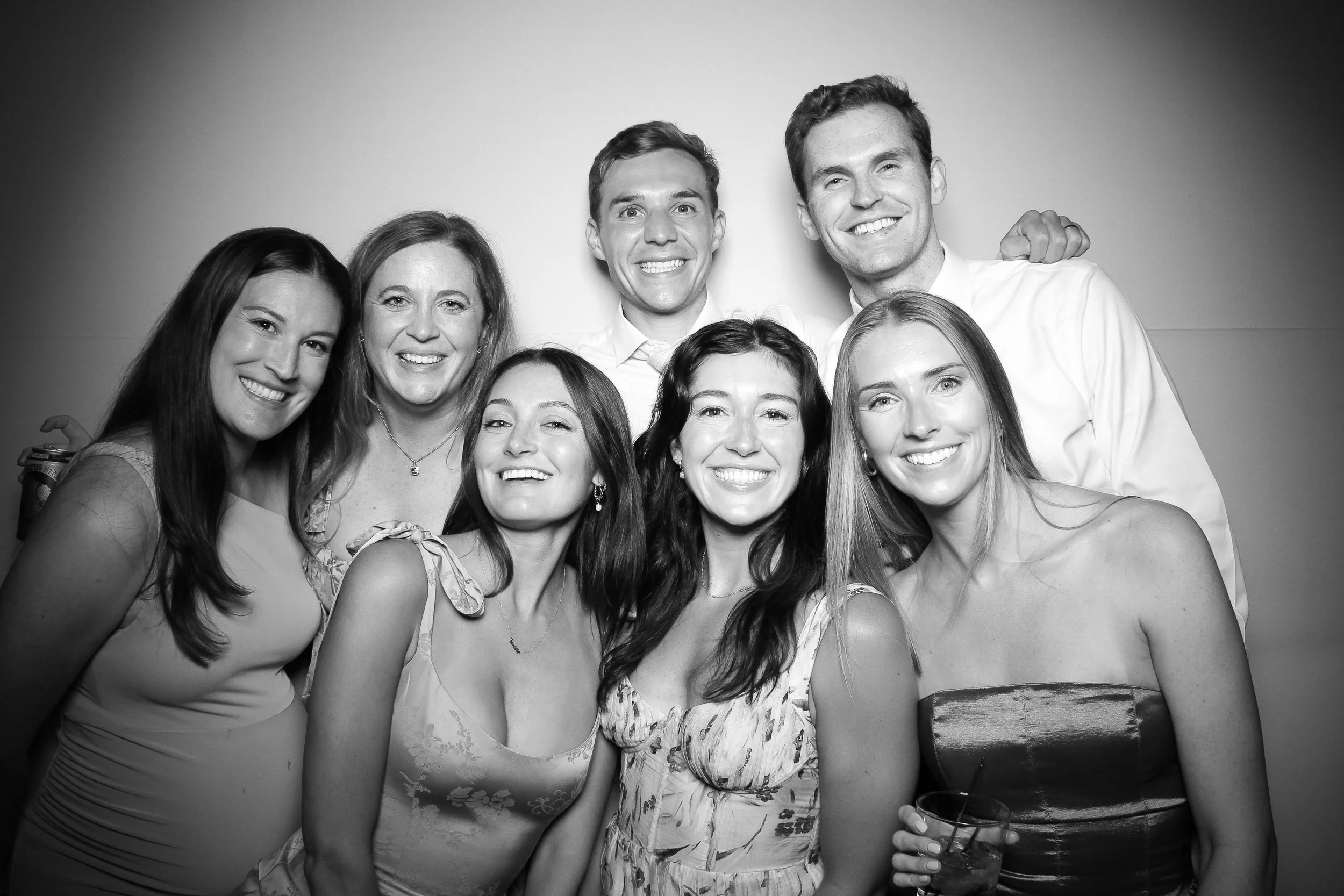 fotio-photobooth-bw-vintage-oconomowoc-13.jpg