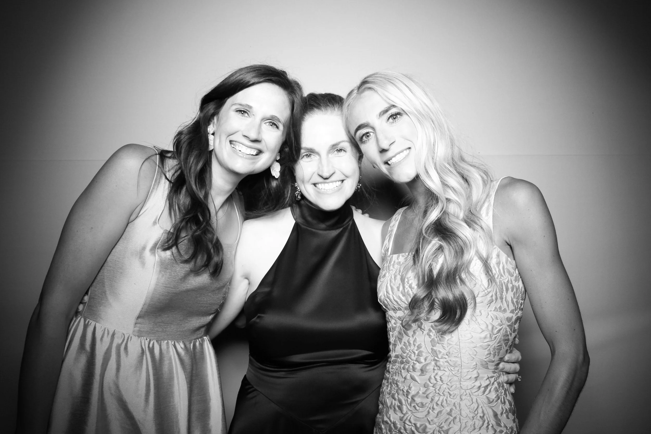 fotio-photobooth-bw-vintage-oconomowoc-18.jpg