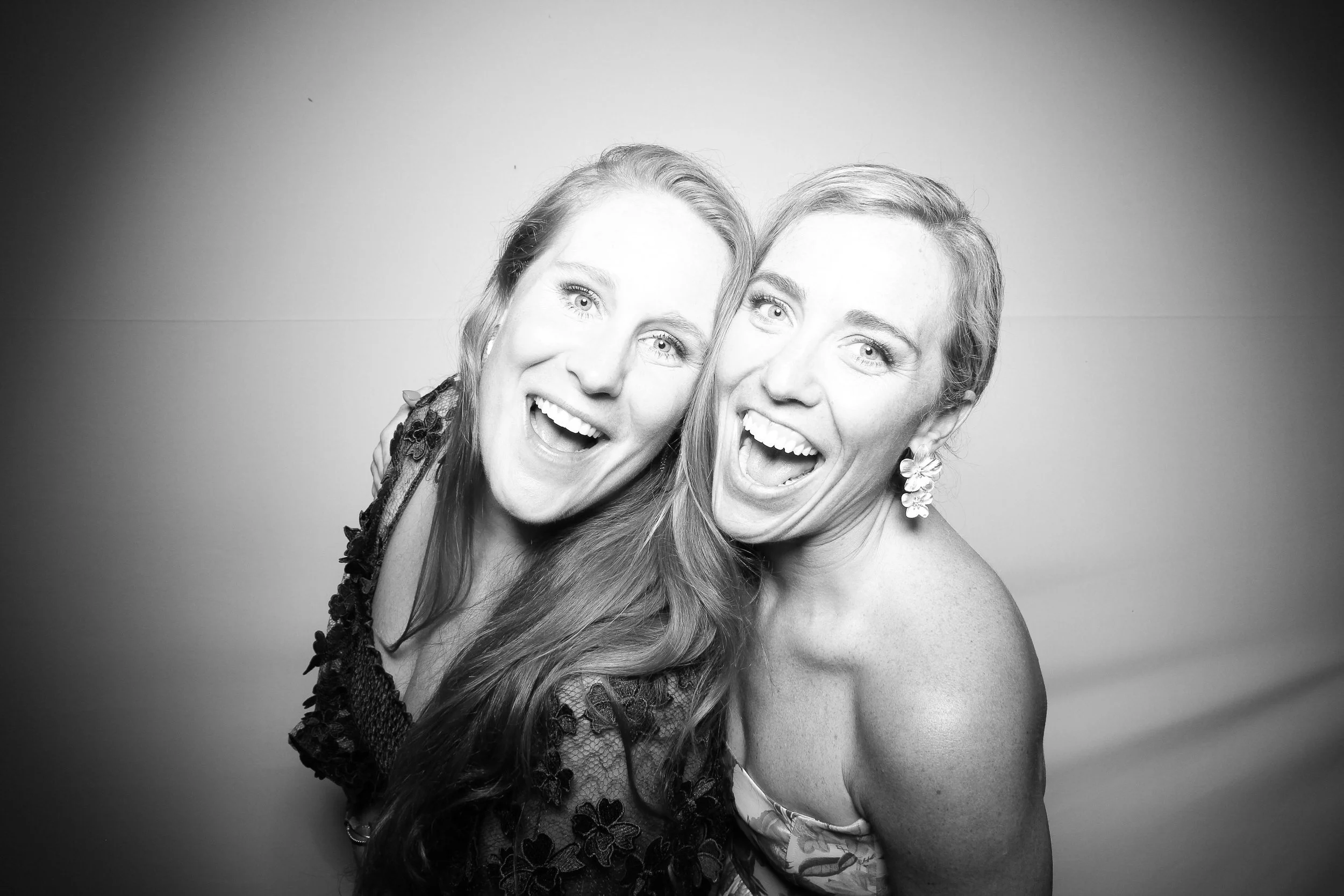 fotio-photobooth-bw-vintage-oconomowoc-22.jpg