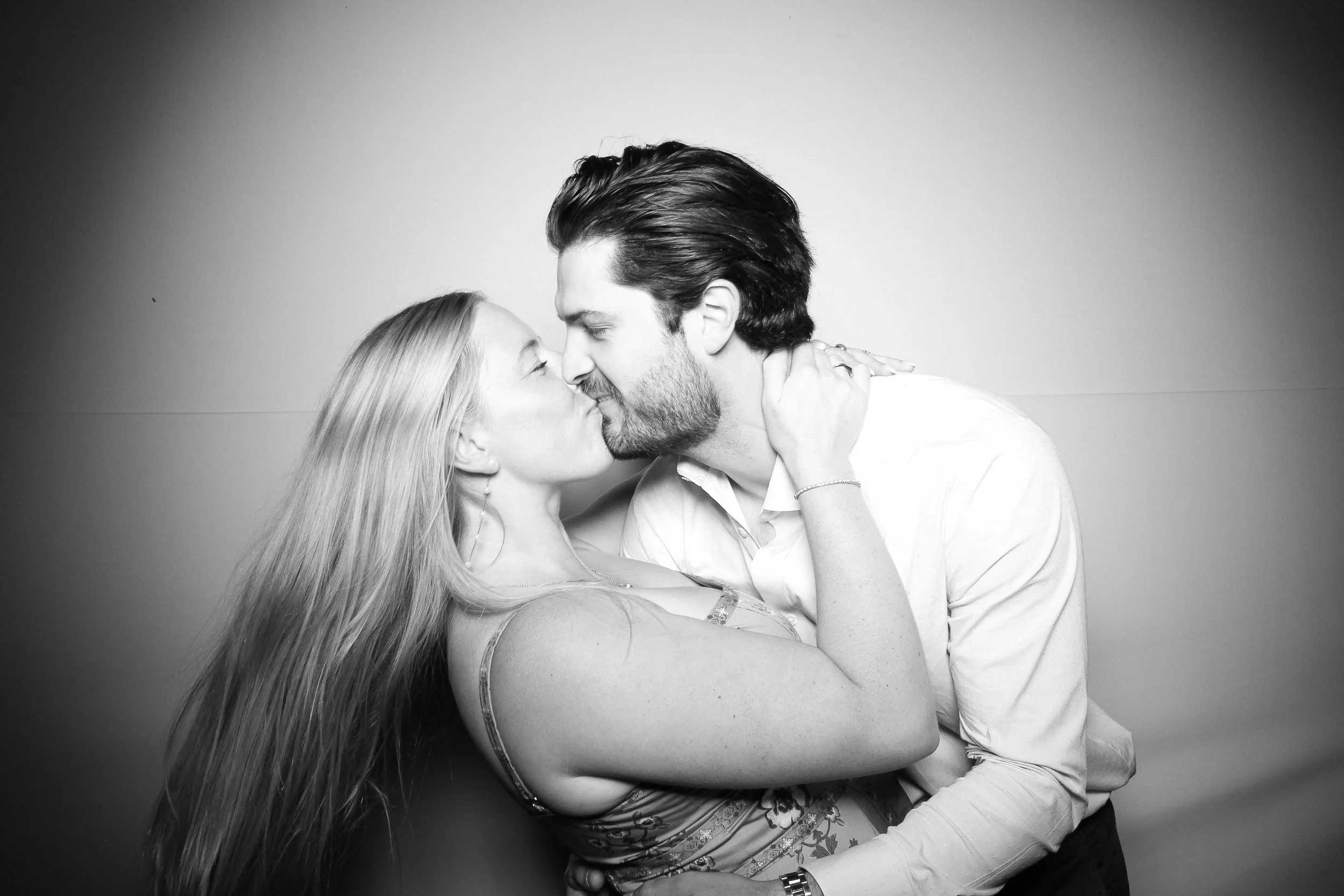 fotio-photobooth-bw-vintage-oconomowoc-23.jpg