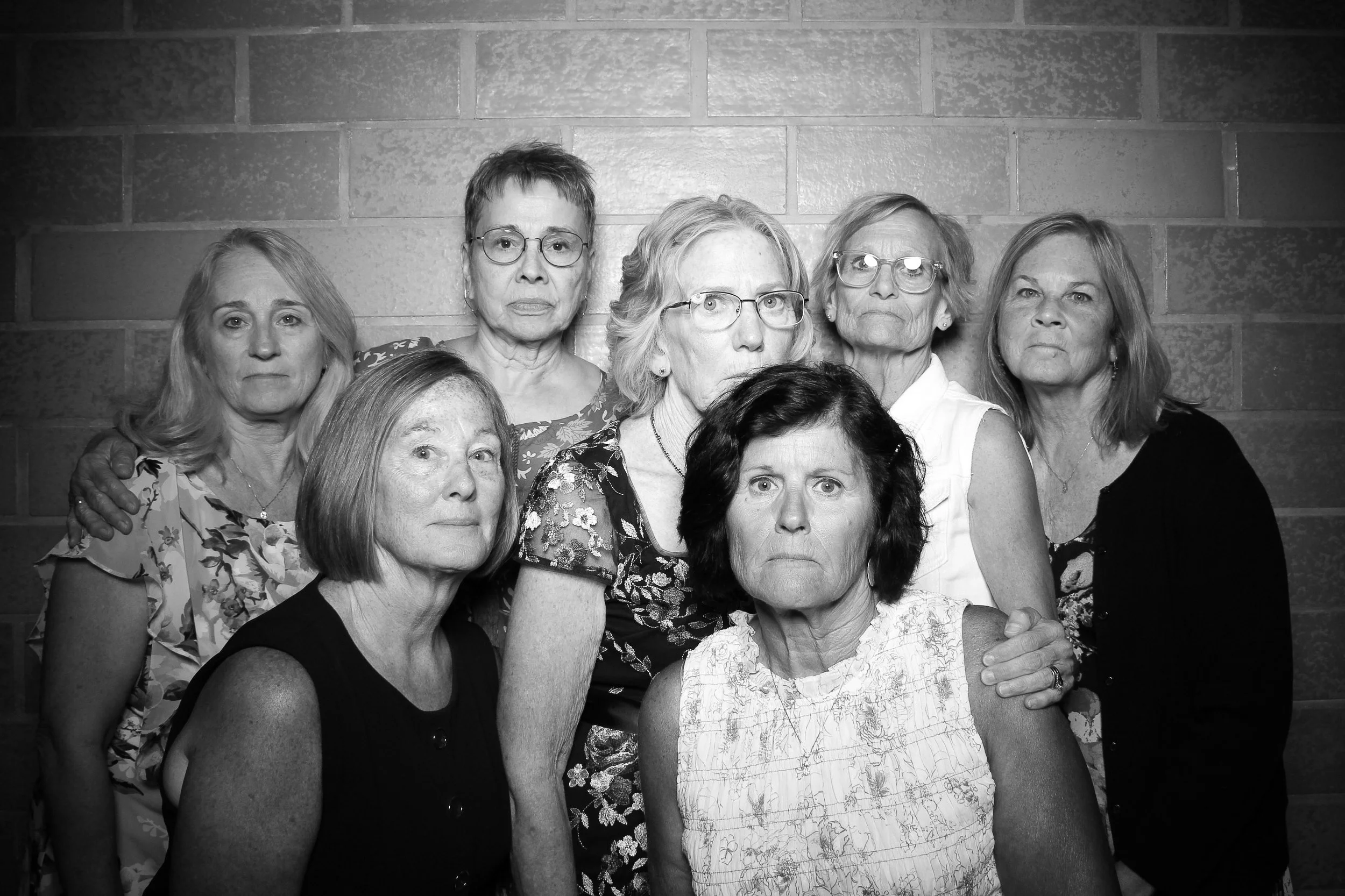 fotio-photobooth-bw-vintage-lake-geneva-6.jpg