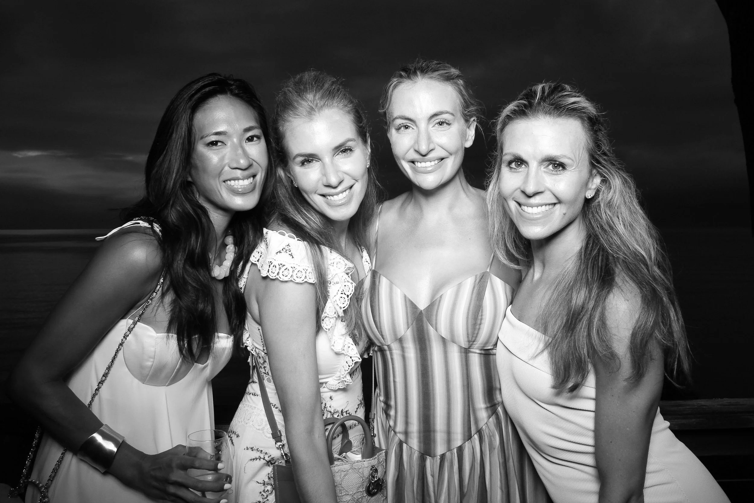 fotio-photobooth-bw-vintage-new-buffalo-13.jpg
