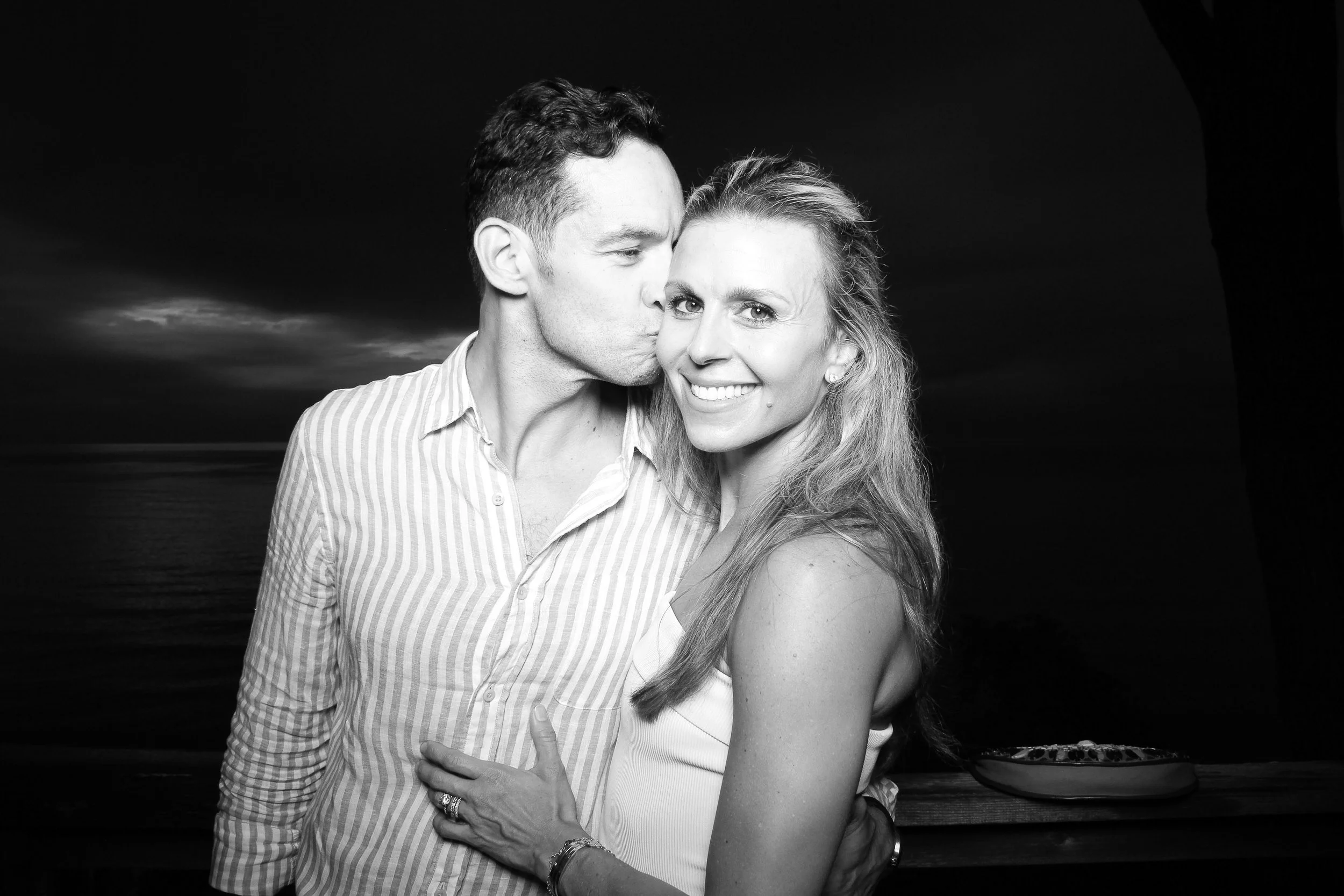 fotio-photobooth-bw-vintage-new-buffalo-14.jpg