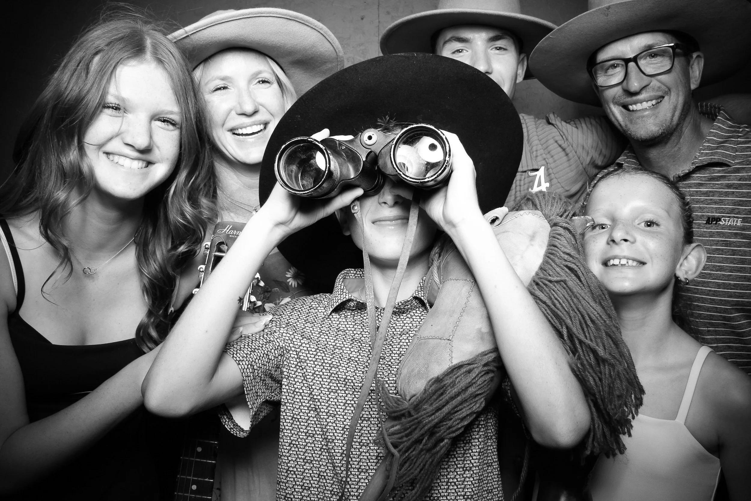 fotio-photobooth-bw-vintage-banner-camp-1.jpg
