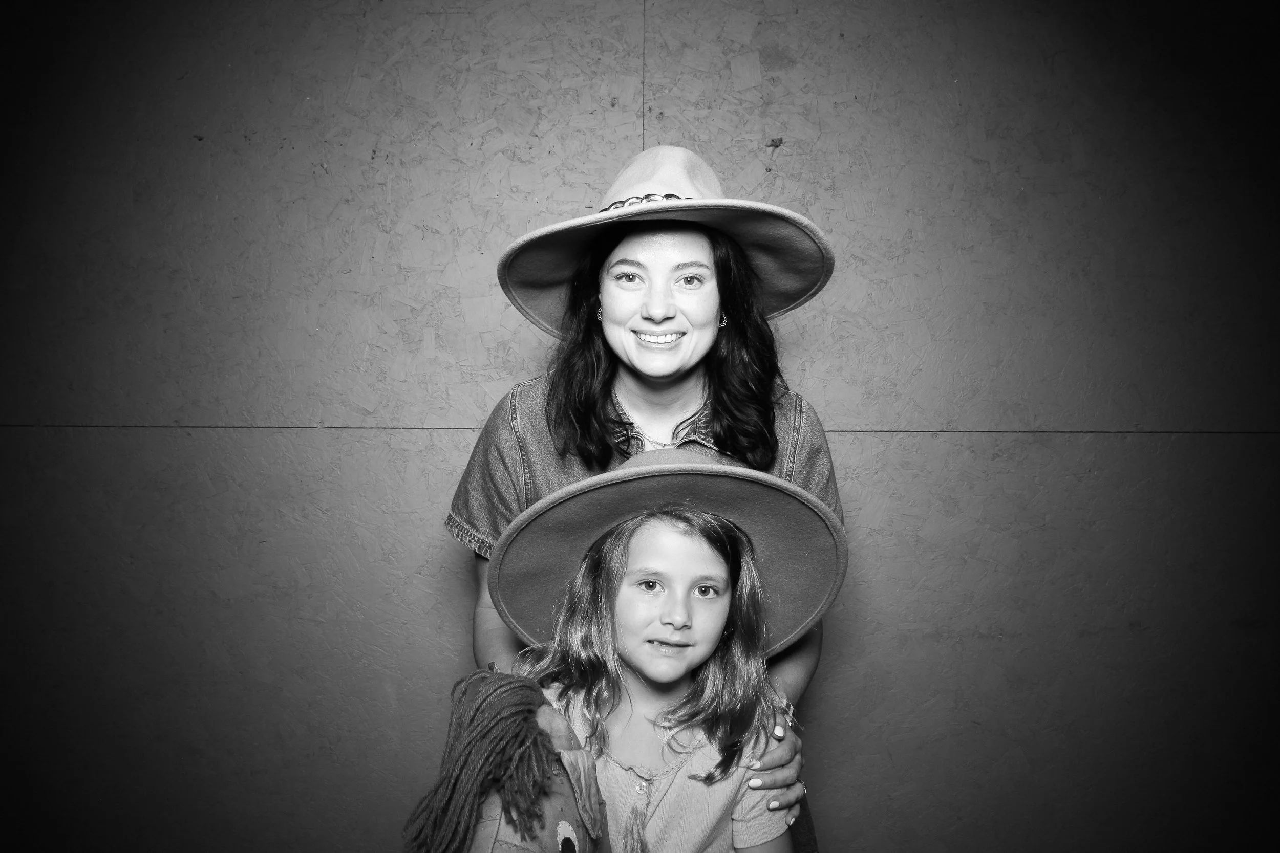 fotio-photobooth-bw-vintage-banner-camp-5.jpg