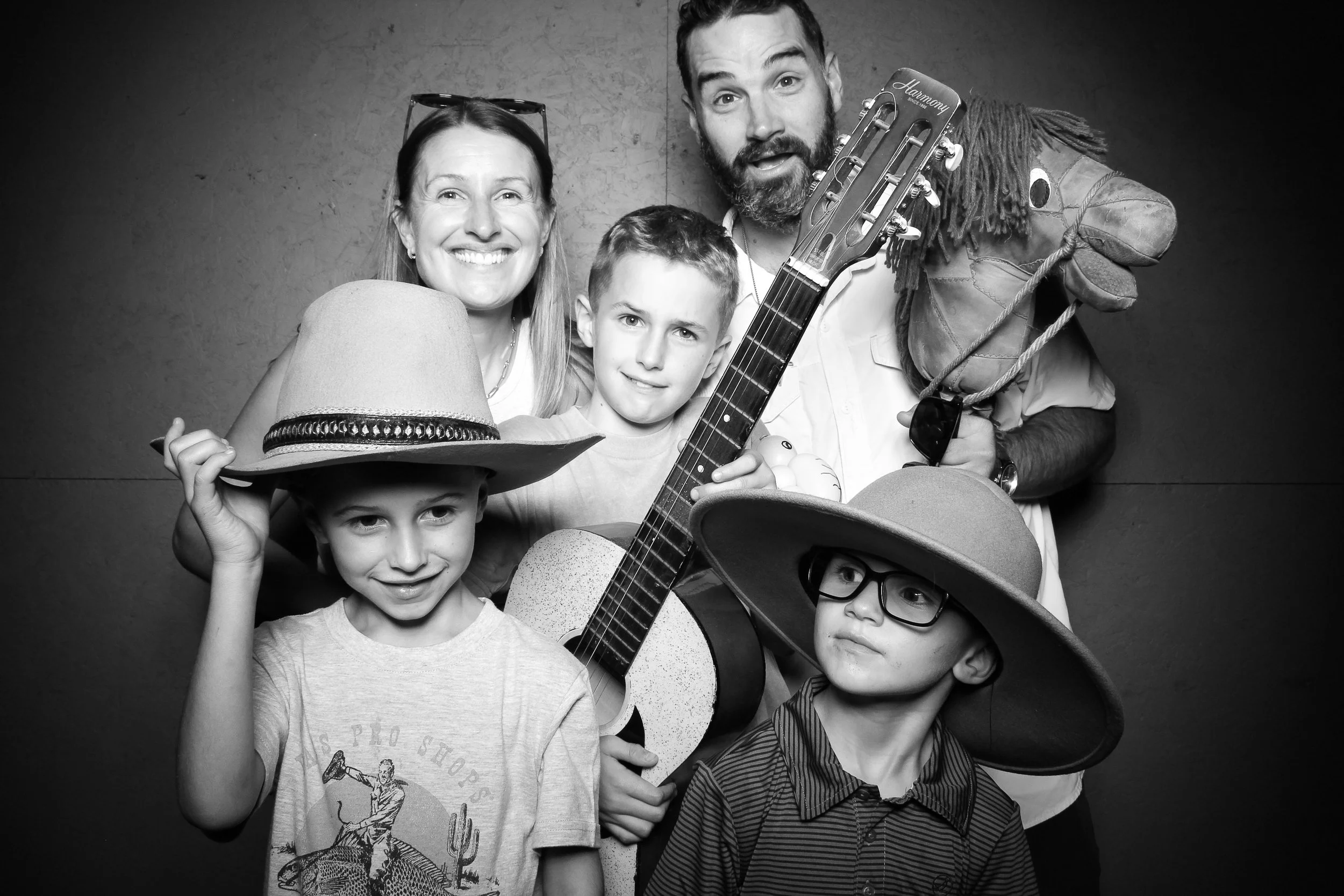 fotio-photobooth-bw-vintage-banner-camp-17.jpg