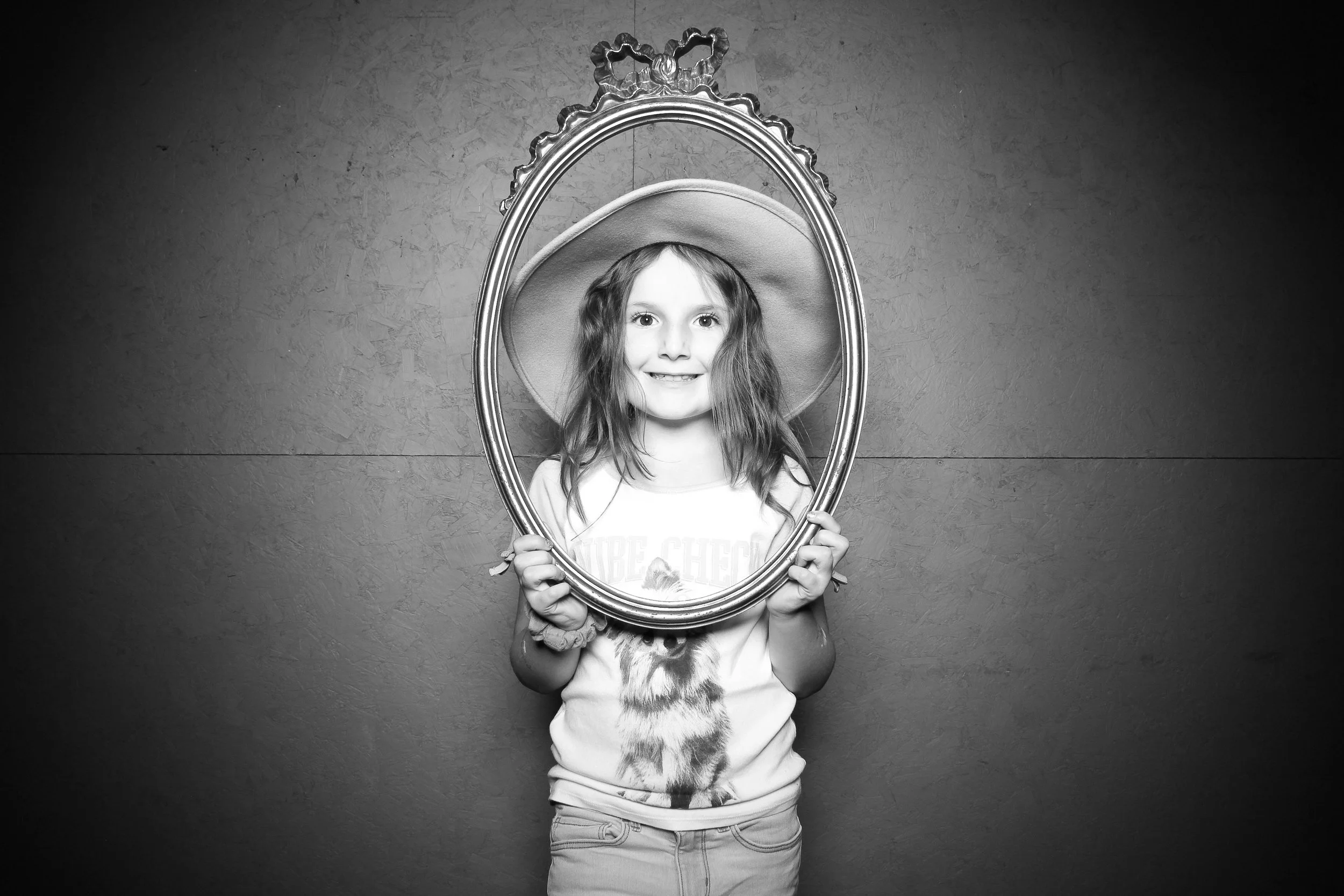 fotio-photobooth-bw-vintage-banner-camp-18.jpg