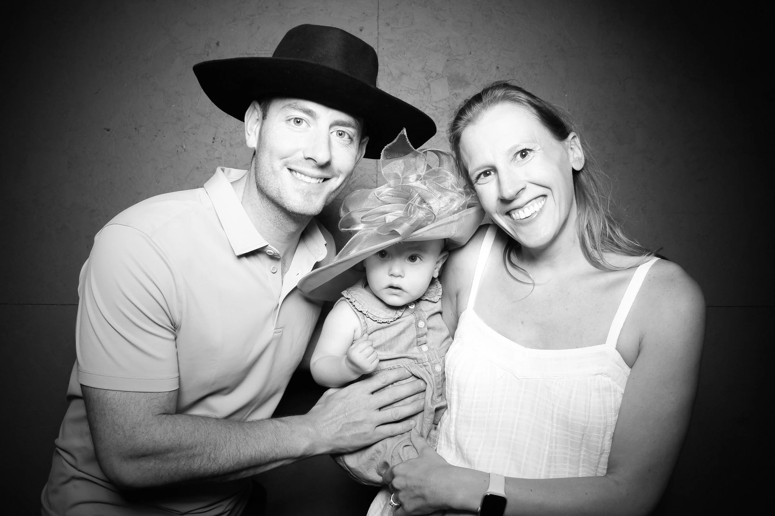fotio-photobooth-bw-vintage-banner-camp-19.jpg