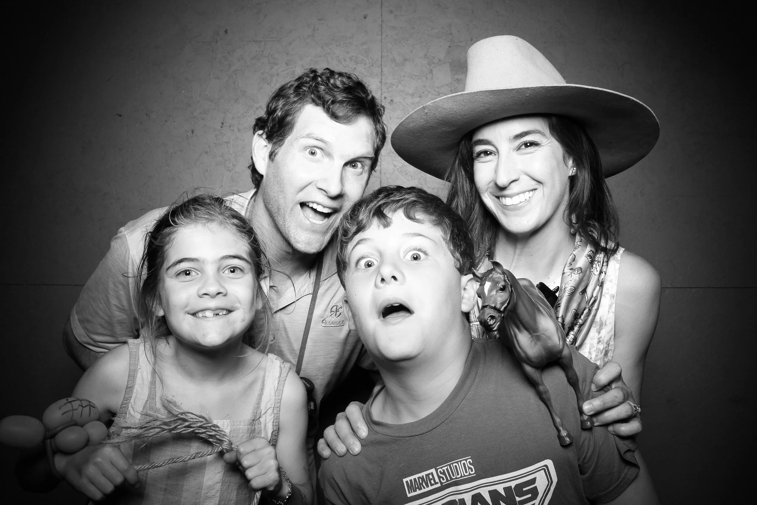 fotio-photobooth-bw-vintage-banner-camp-21.jpg