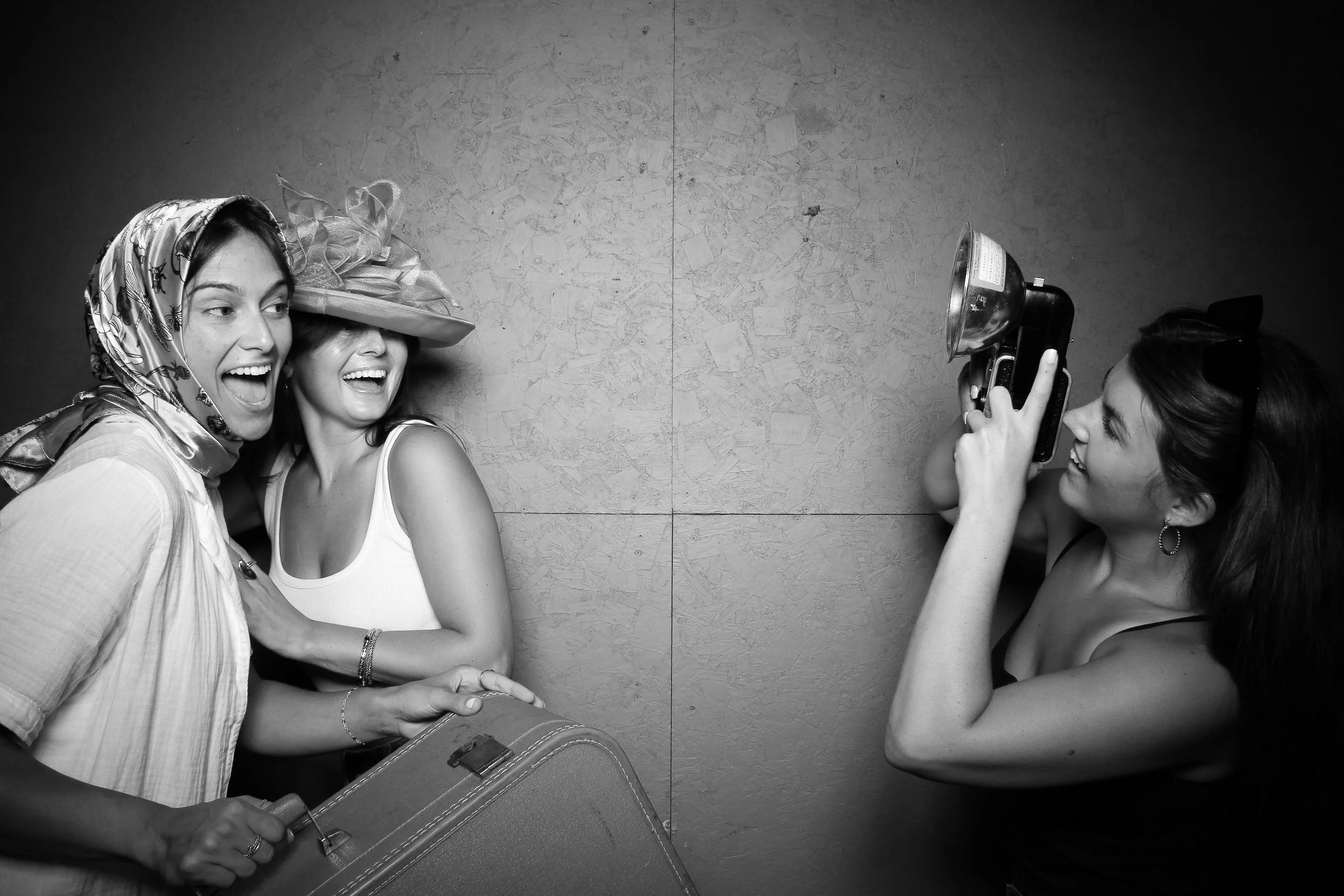 fotio-photobooth-bw-vintage-banner-camp-22.jpg