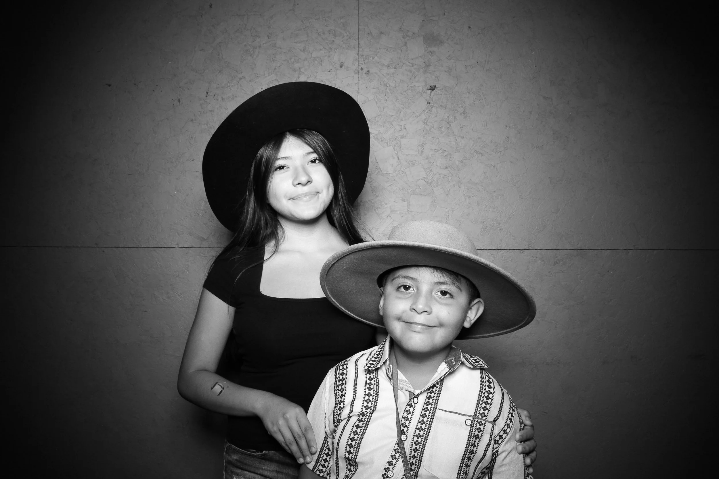 fotio-photobooth-bw-vintage-banner-camp-23.jpg