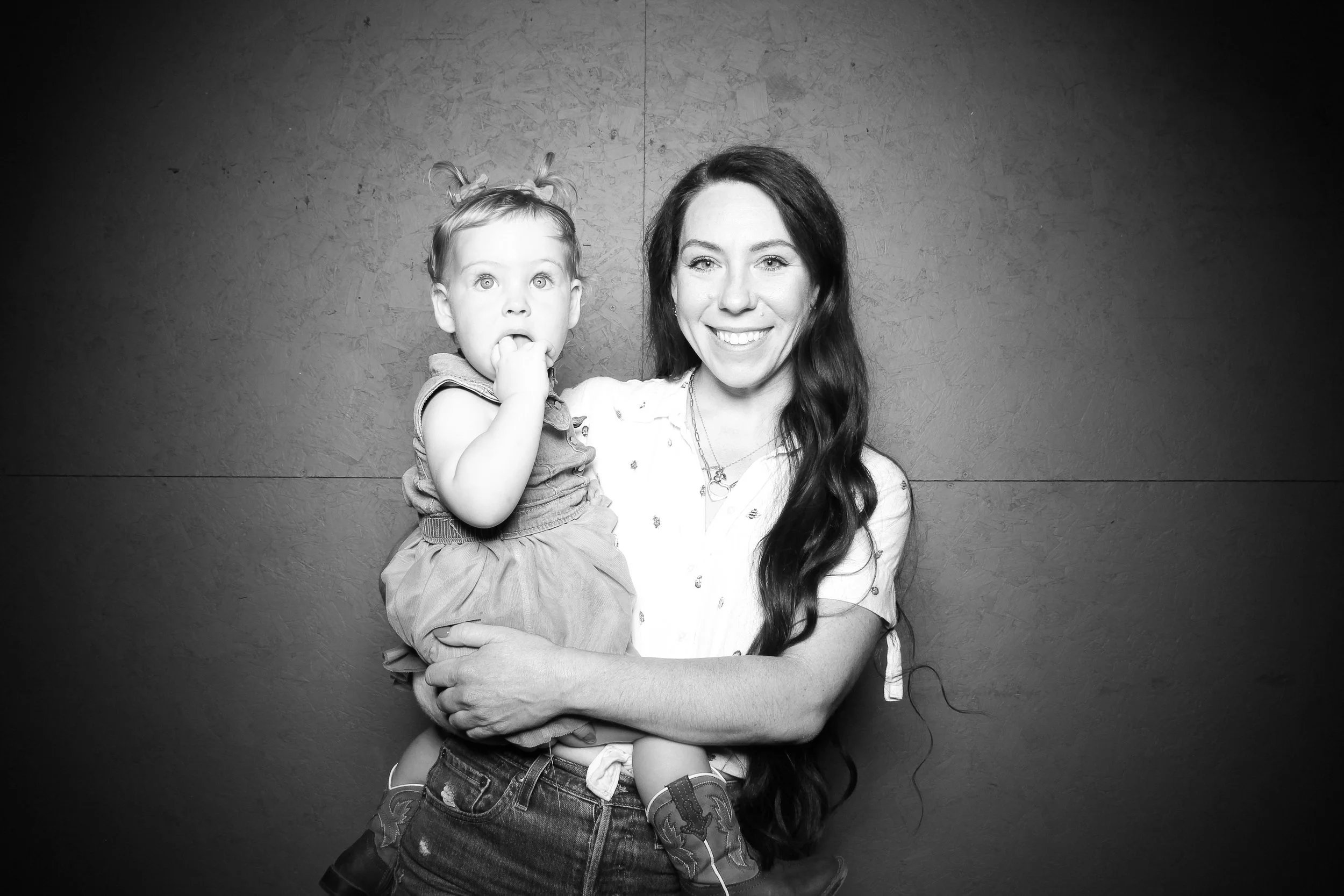fotio-photobooth-bw-vintage-banner-camp-26.jpg