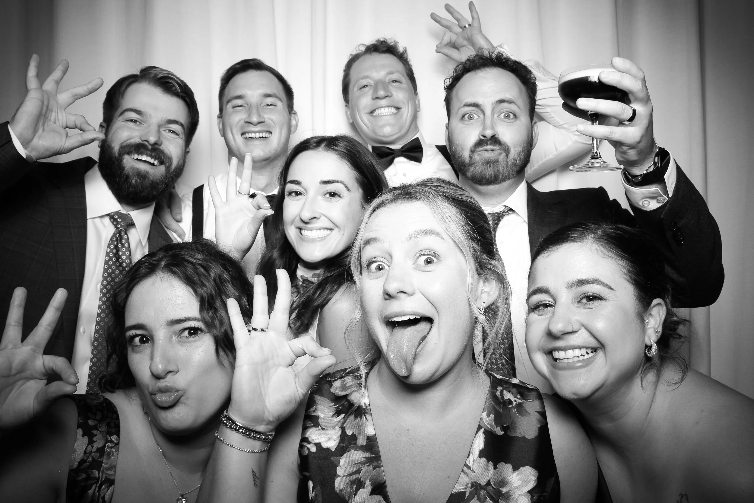 fotio-photobooth-bw-vintage-rpm-events-10.jpg