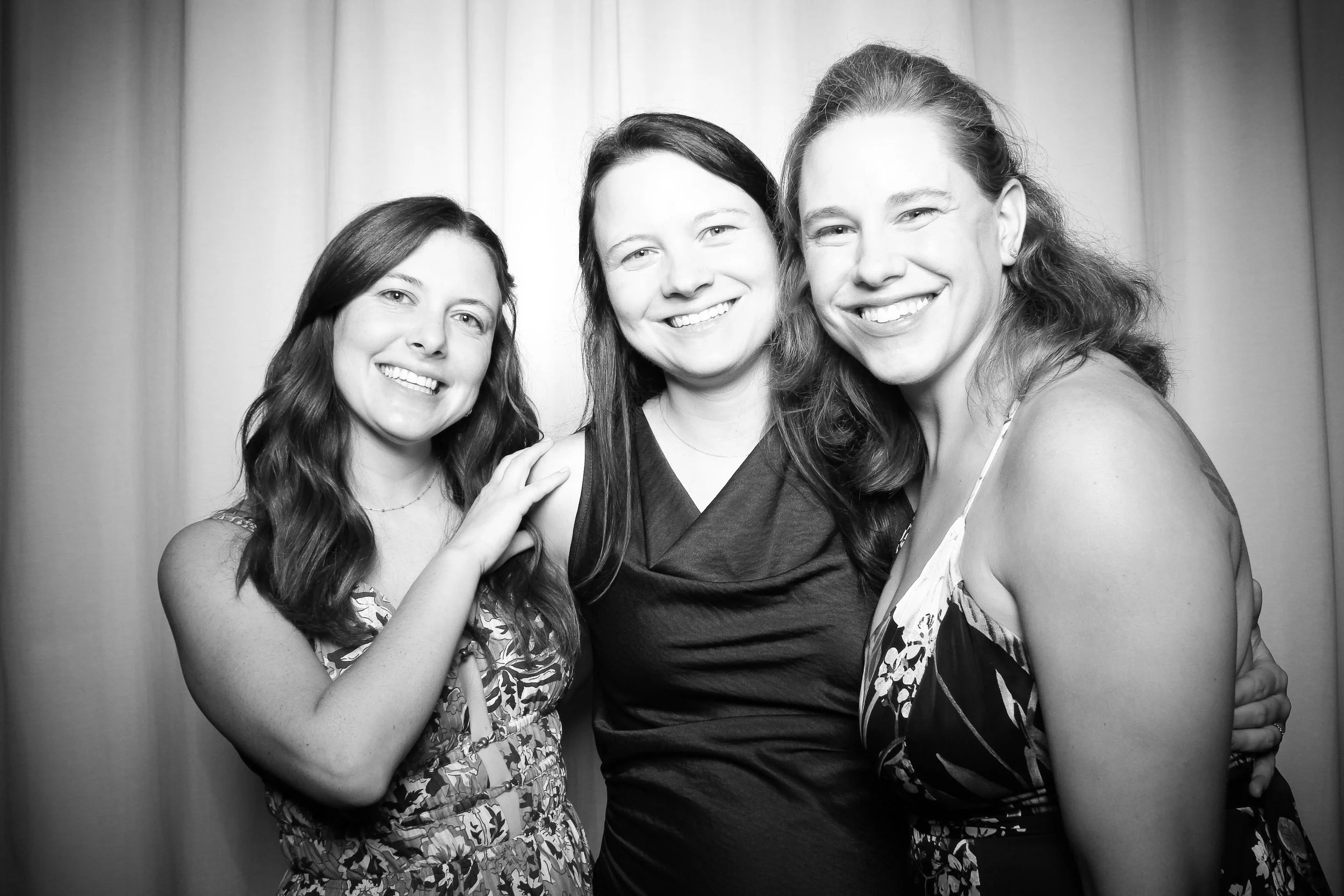 fotio-photobooth-bw-vintage-rpm-events-17.jpg