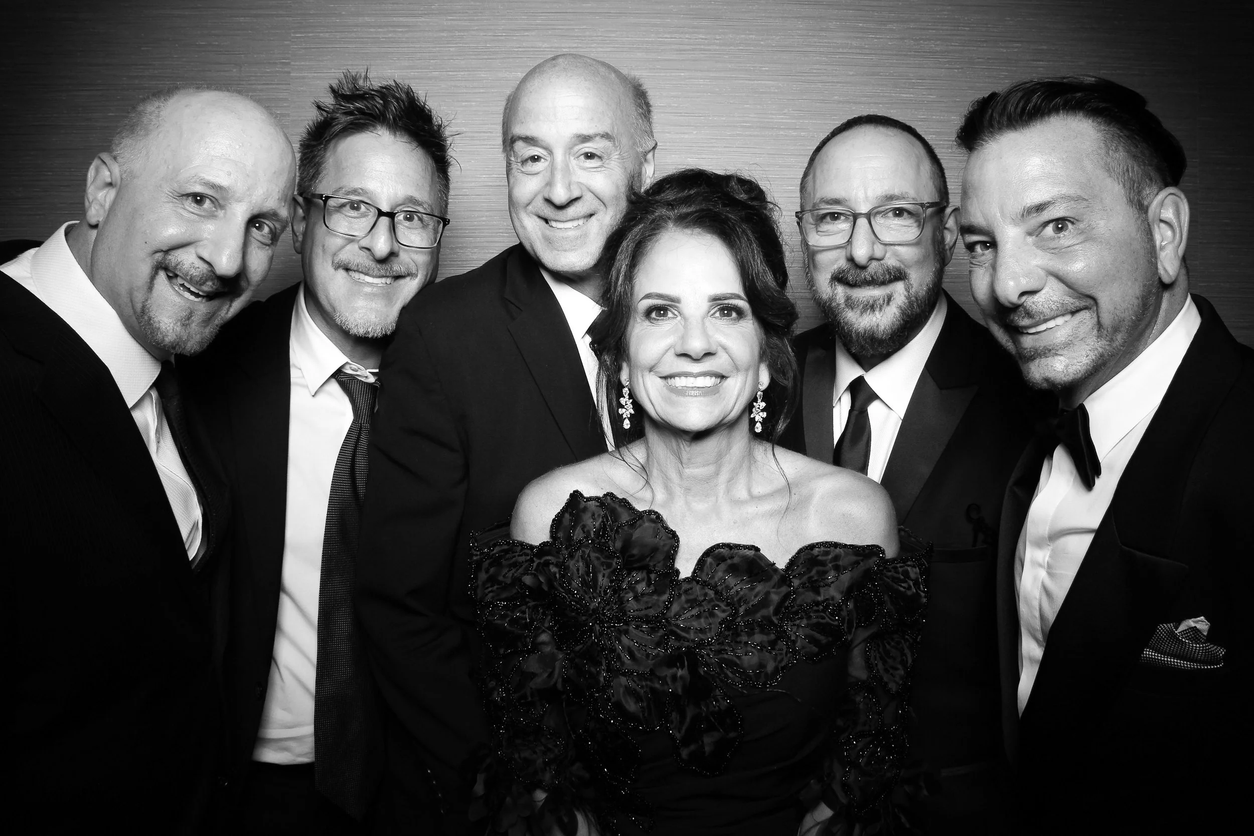 fotio-photobooth-bw-vintage-drake-hotel-10.jpg