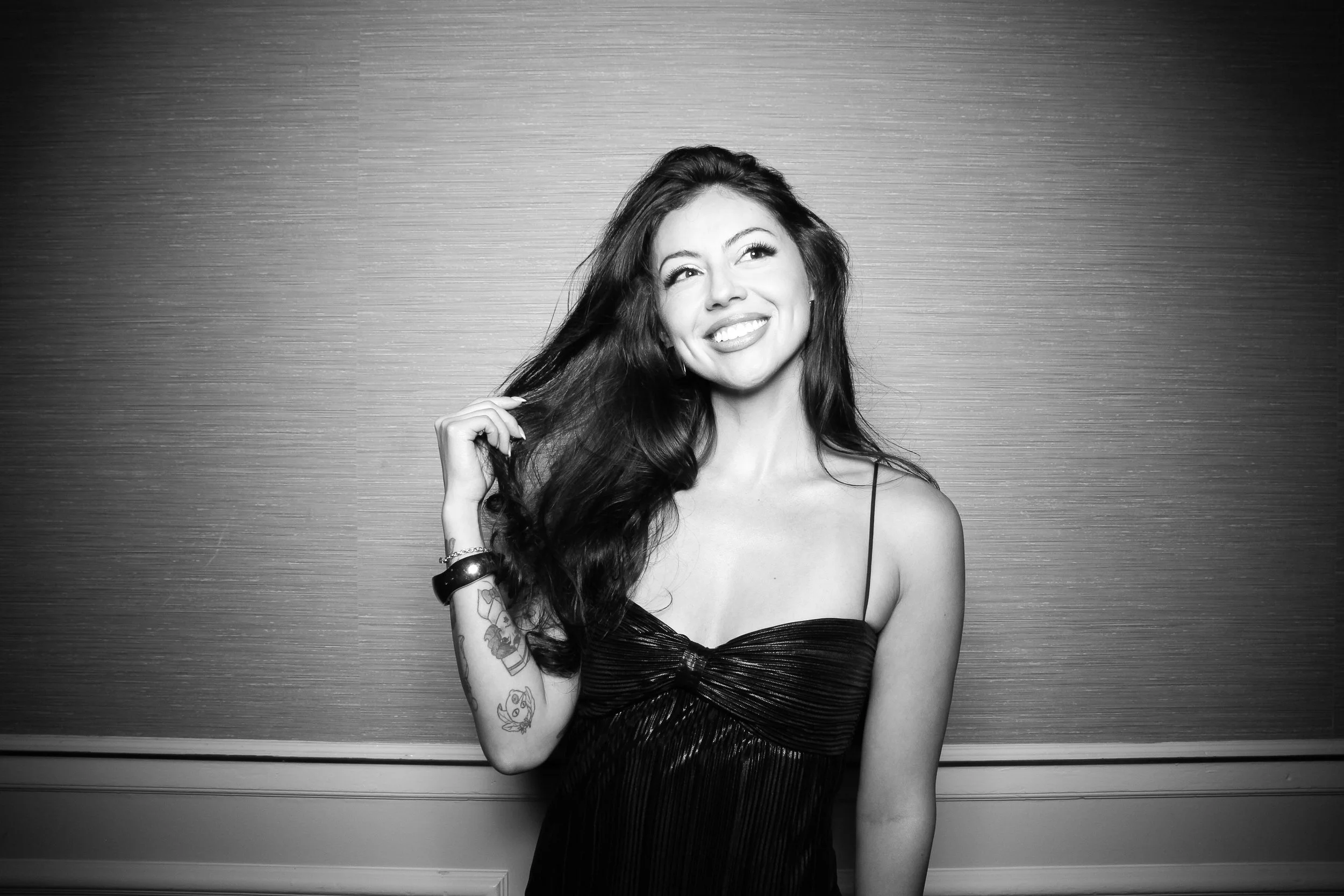 fotio-photobooth-bw-vintage-drake-hotel-11.jpg