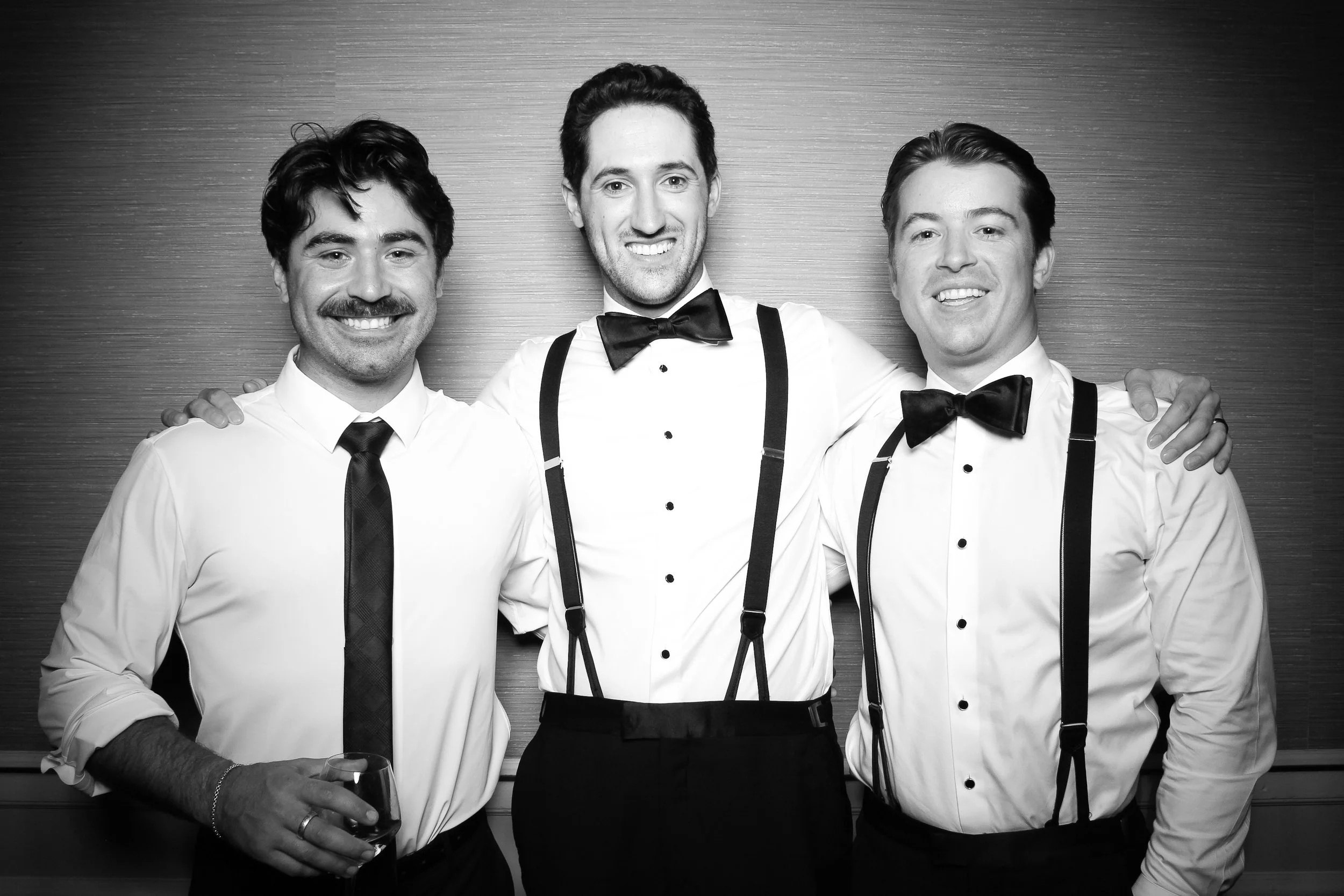 fotio-photobooth-bw-vintage-drake-hotel-12.jpg