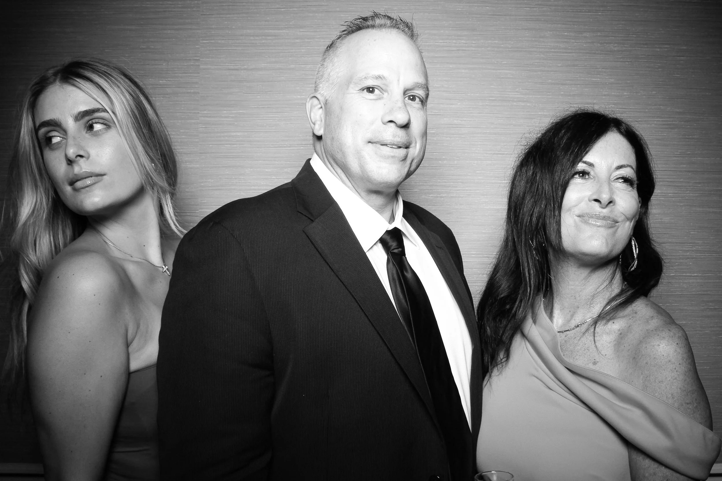 fotio-photobooth-bw-vintage-drake-hotel-15.jpg