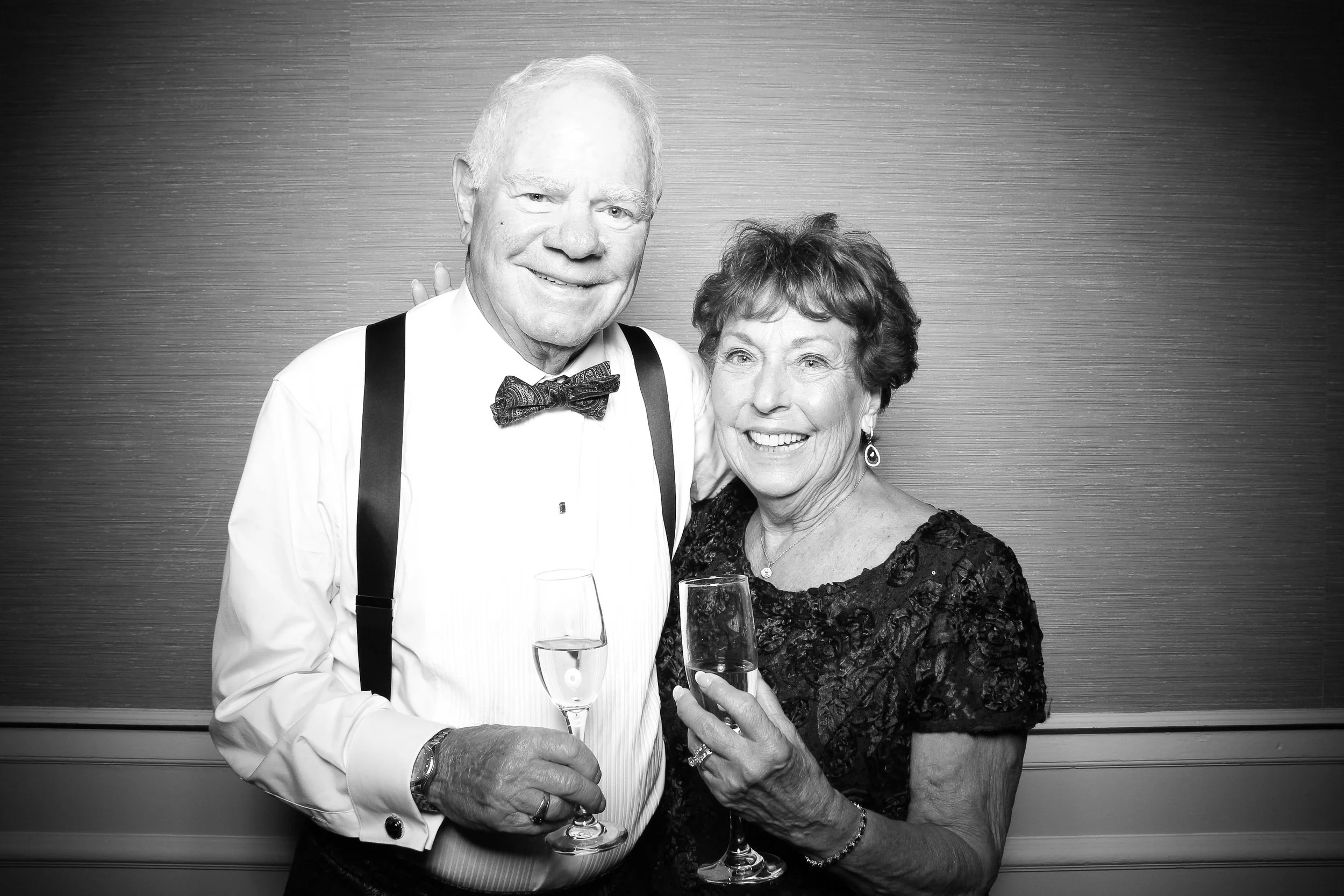fotio-photobooth-bw-vintage-drake-hotel-18.jpg