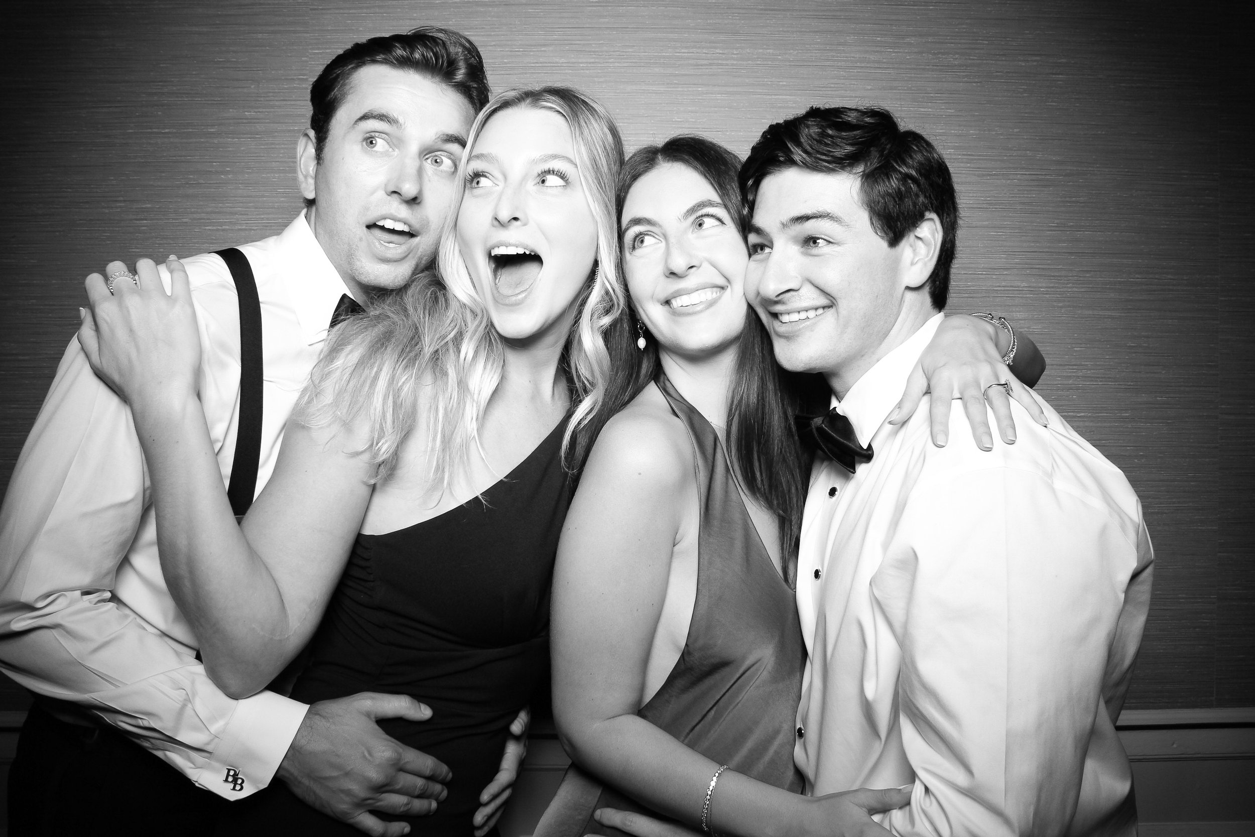 fotio-photobooth-bw-vintage-drake-hotel-19.jpg