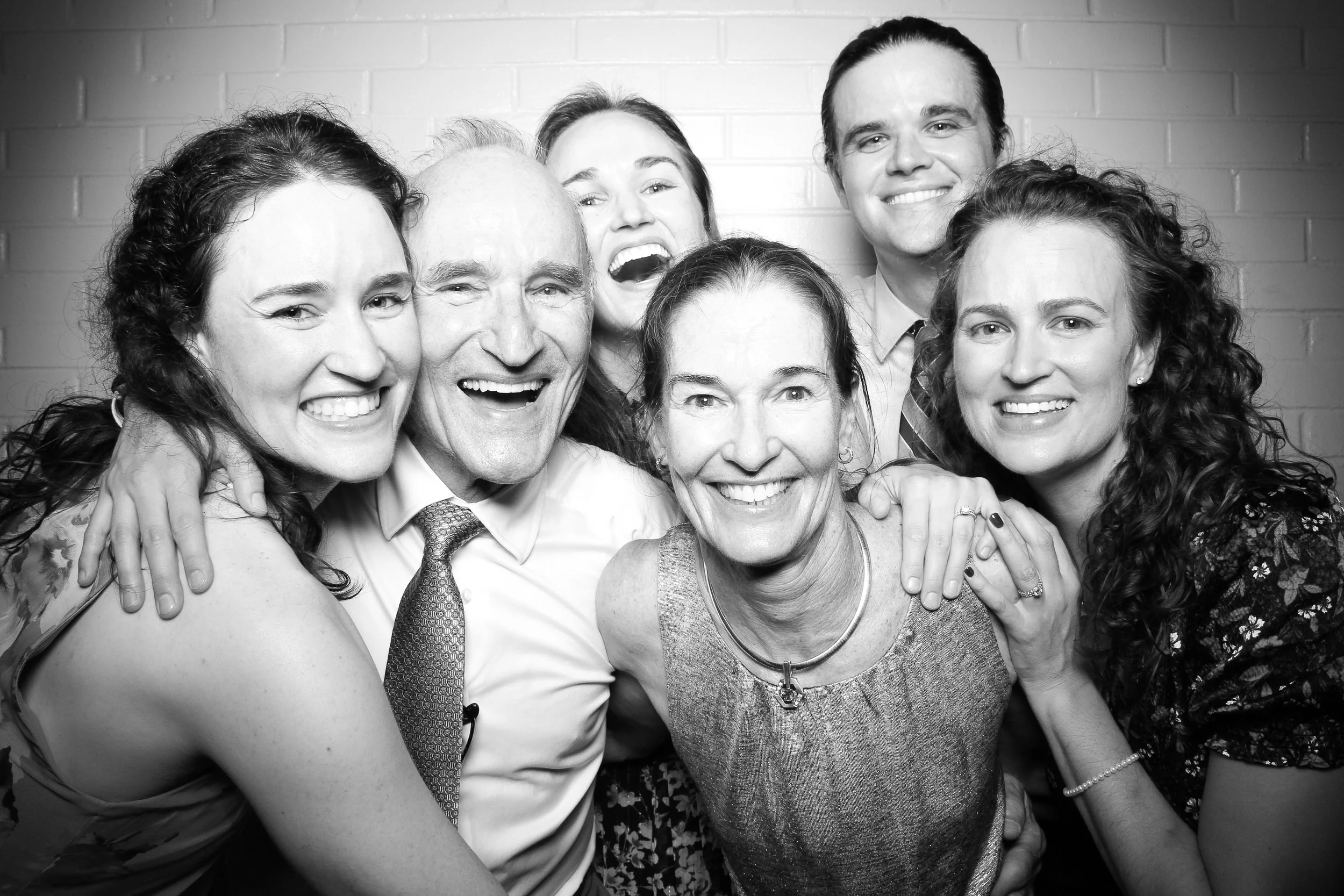 fotio-photobooth-bw-vintage-saddle-20.jpg