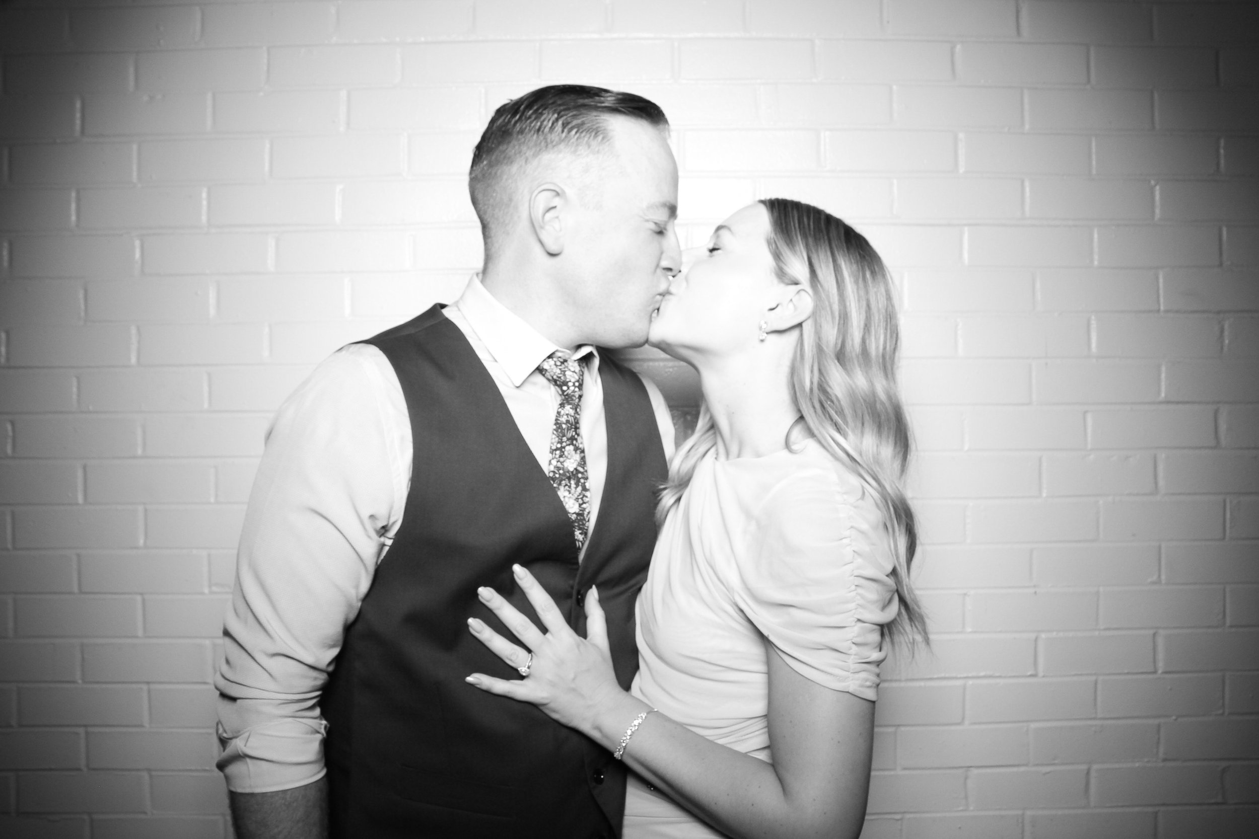 fotio-photobooth-bw-vintage-saddle-21.jpg