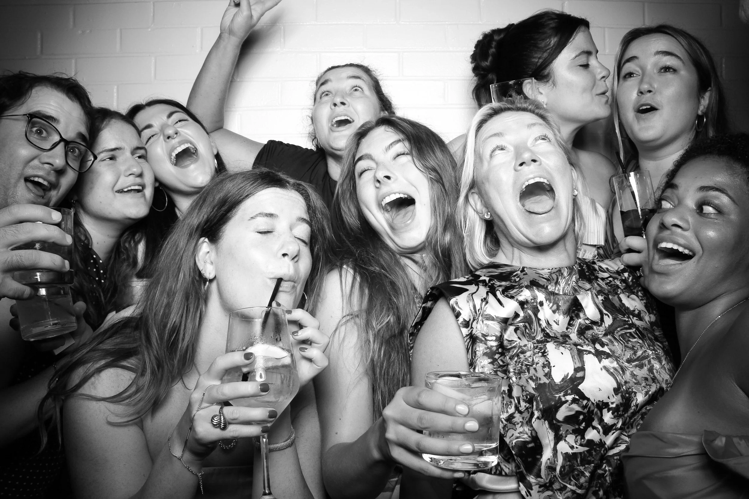 fotio-photobooth-bw-vintage-saddle-22.jpg