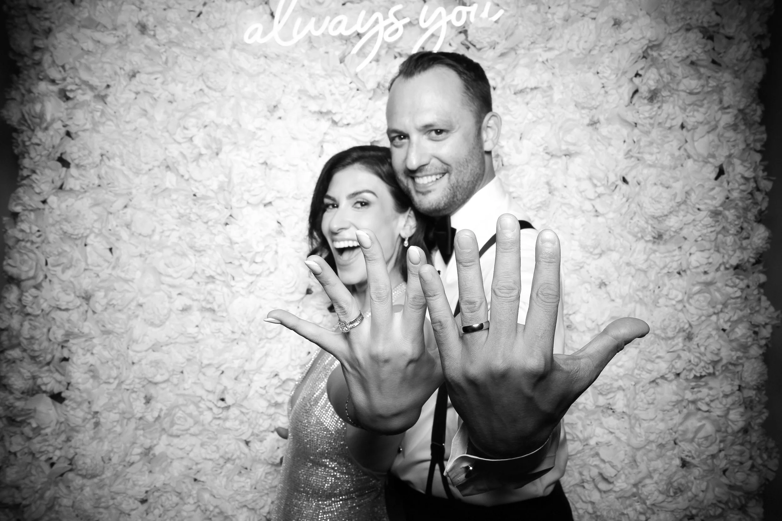 fotio-photobooth-bw-vintage-etre-michigan-1.jpg