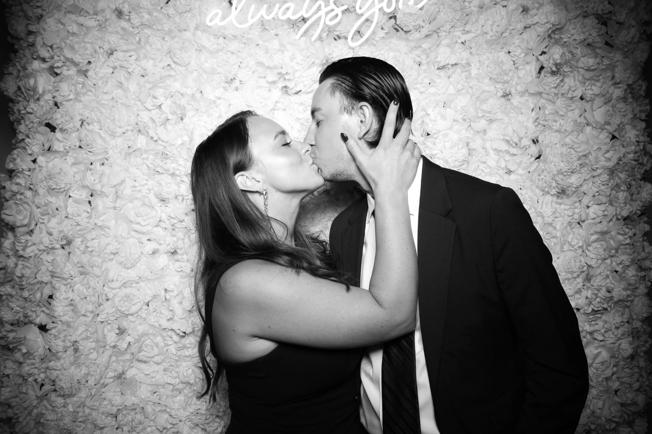fotio-photobooth-bw-vintage-etre-michigan-7.jpg