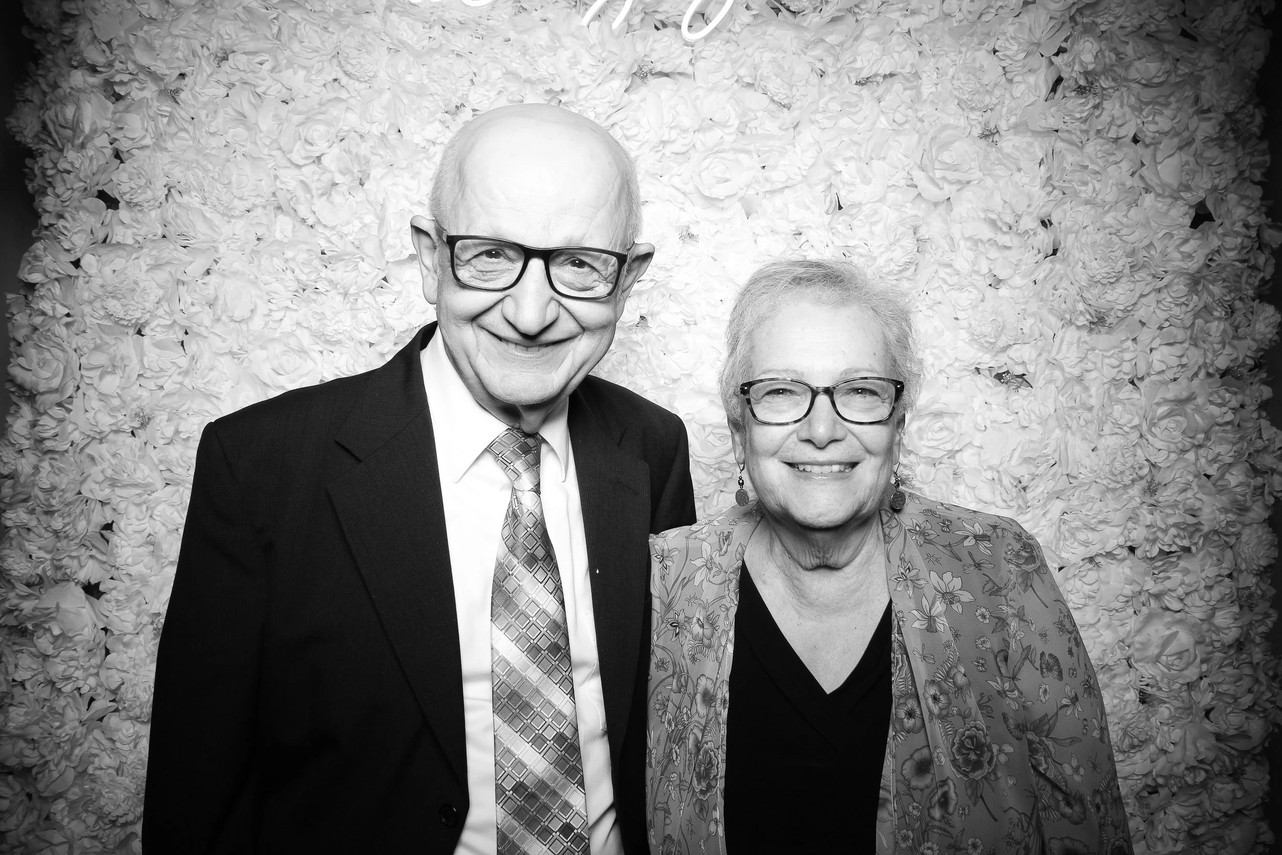 fotio-photobooth-bw-vintage-etre-michigan-11.jpg