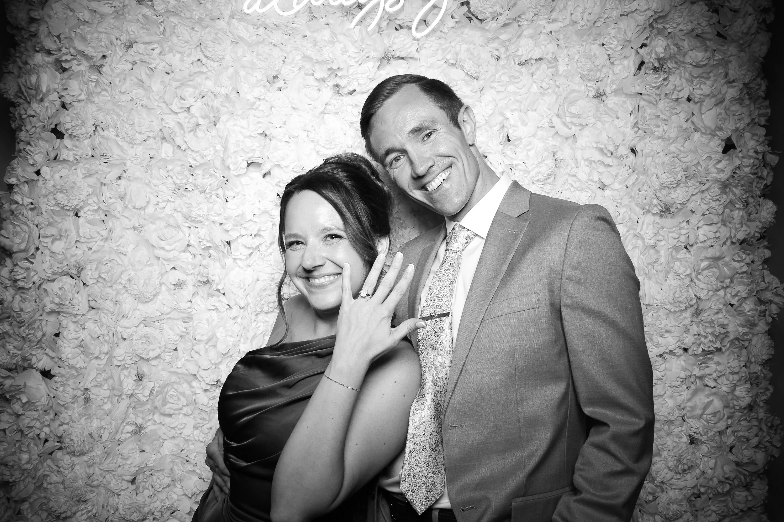 fotio-photobooth-bw-vintage-etre-michigan-15.jpg