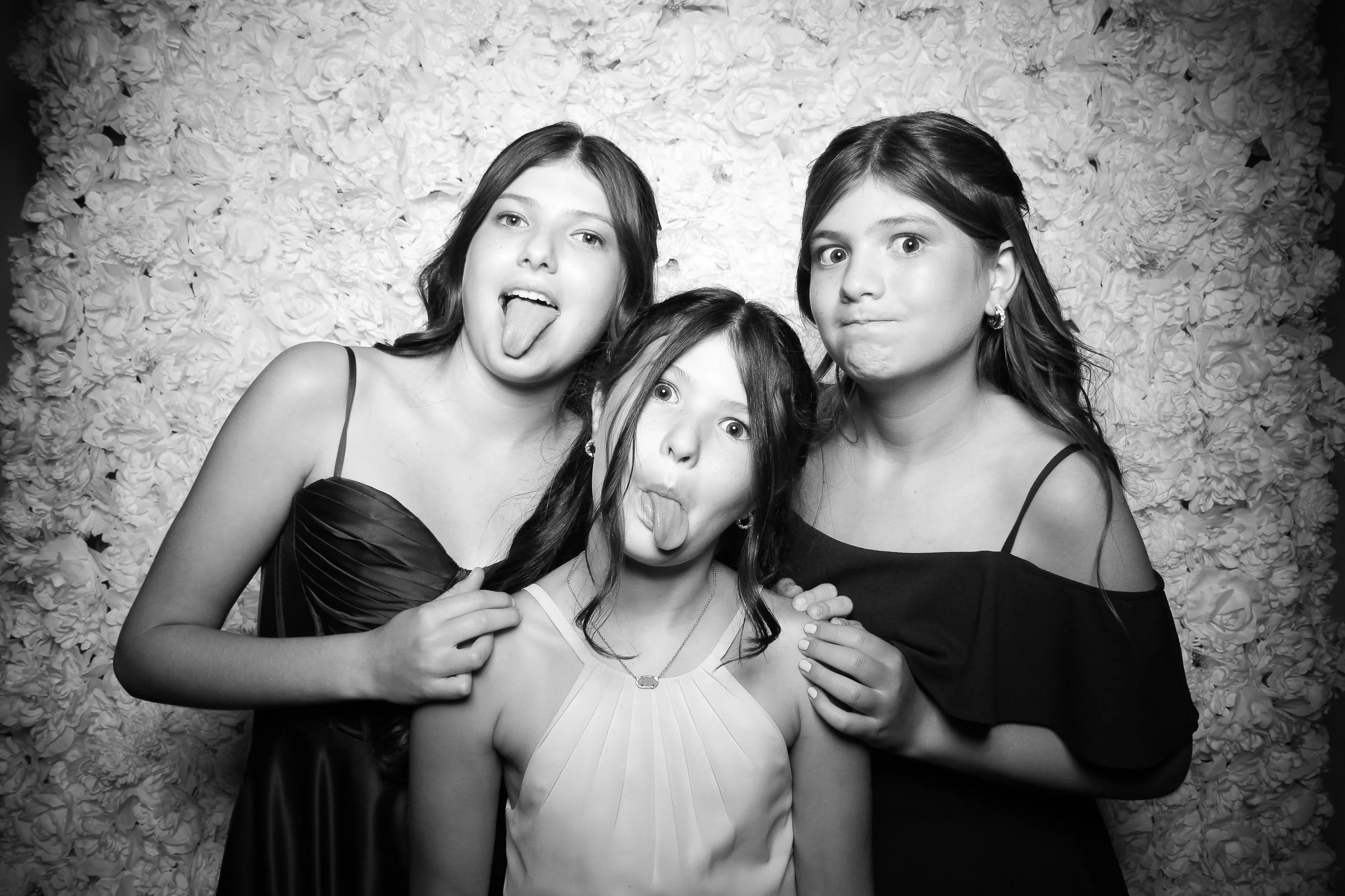 fotio-photobooth-bw-vintage-etre-michigan-16.jpg