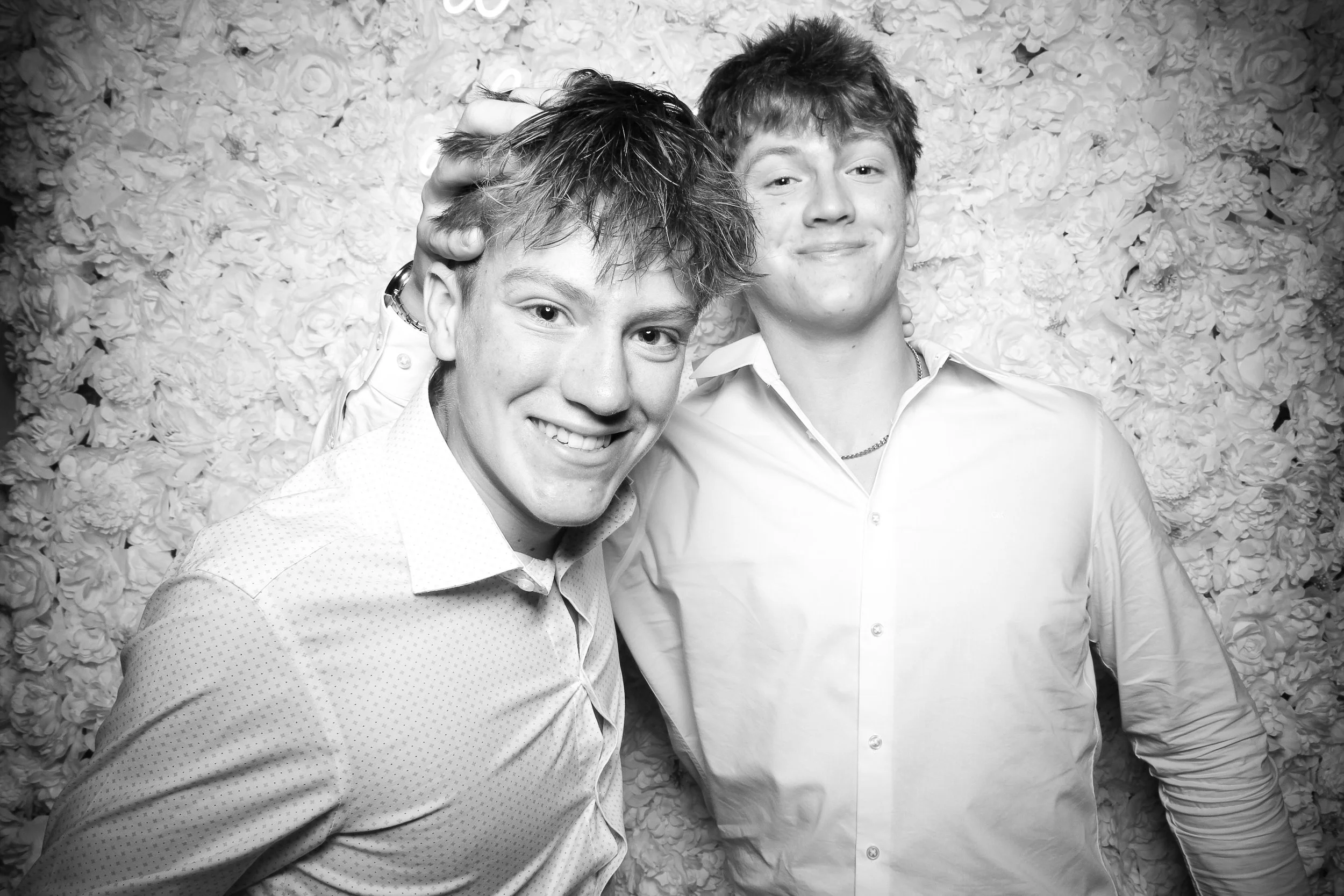 fotio-photobooth-bw-vintage-etre-michigan-17.jpg