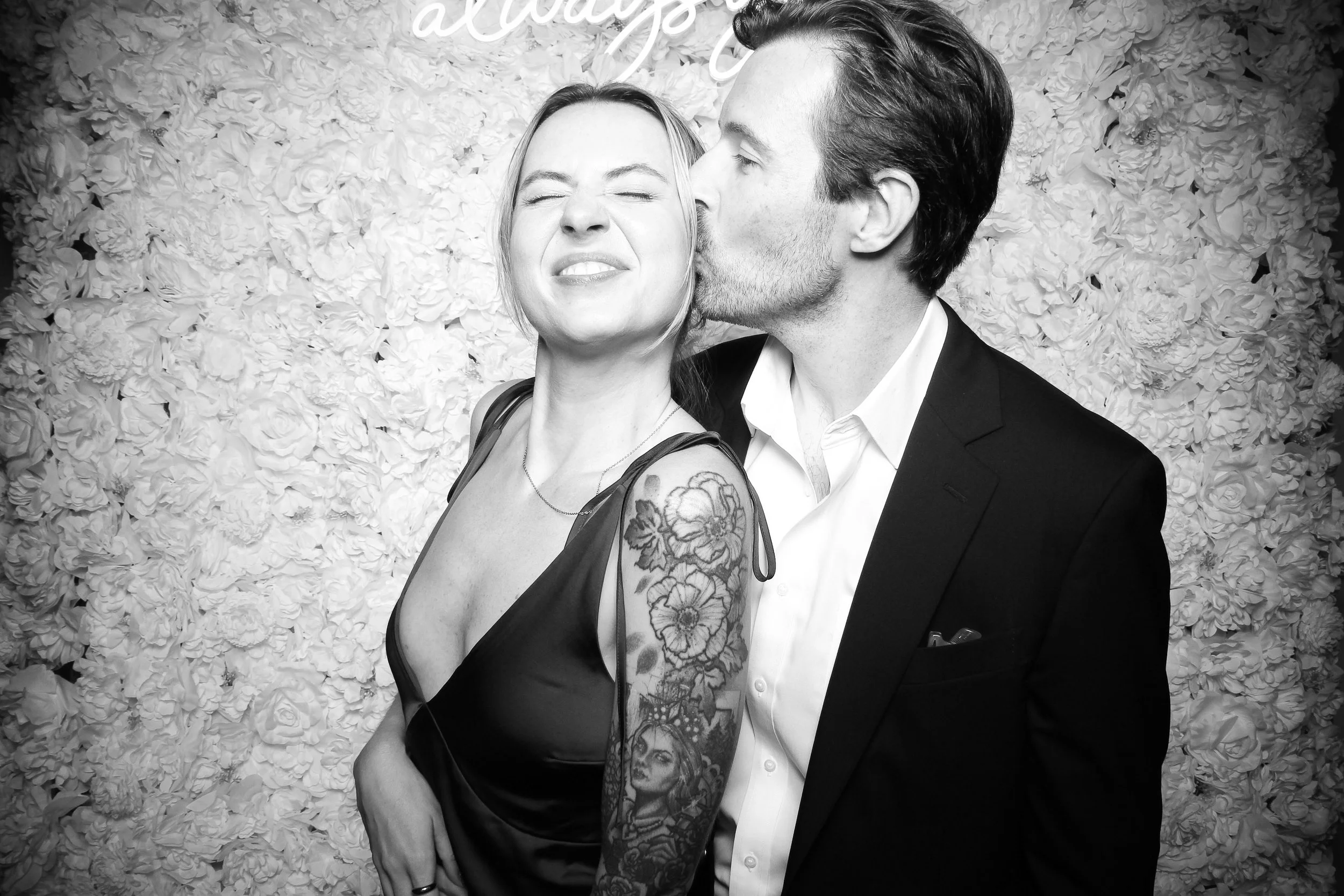 fotio-photobooth-bw-vintage-etre-michigan-19.jpg