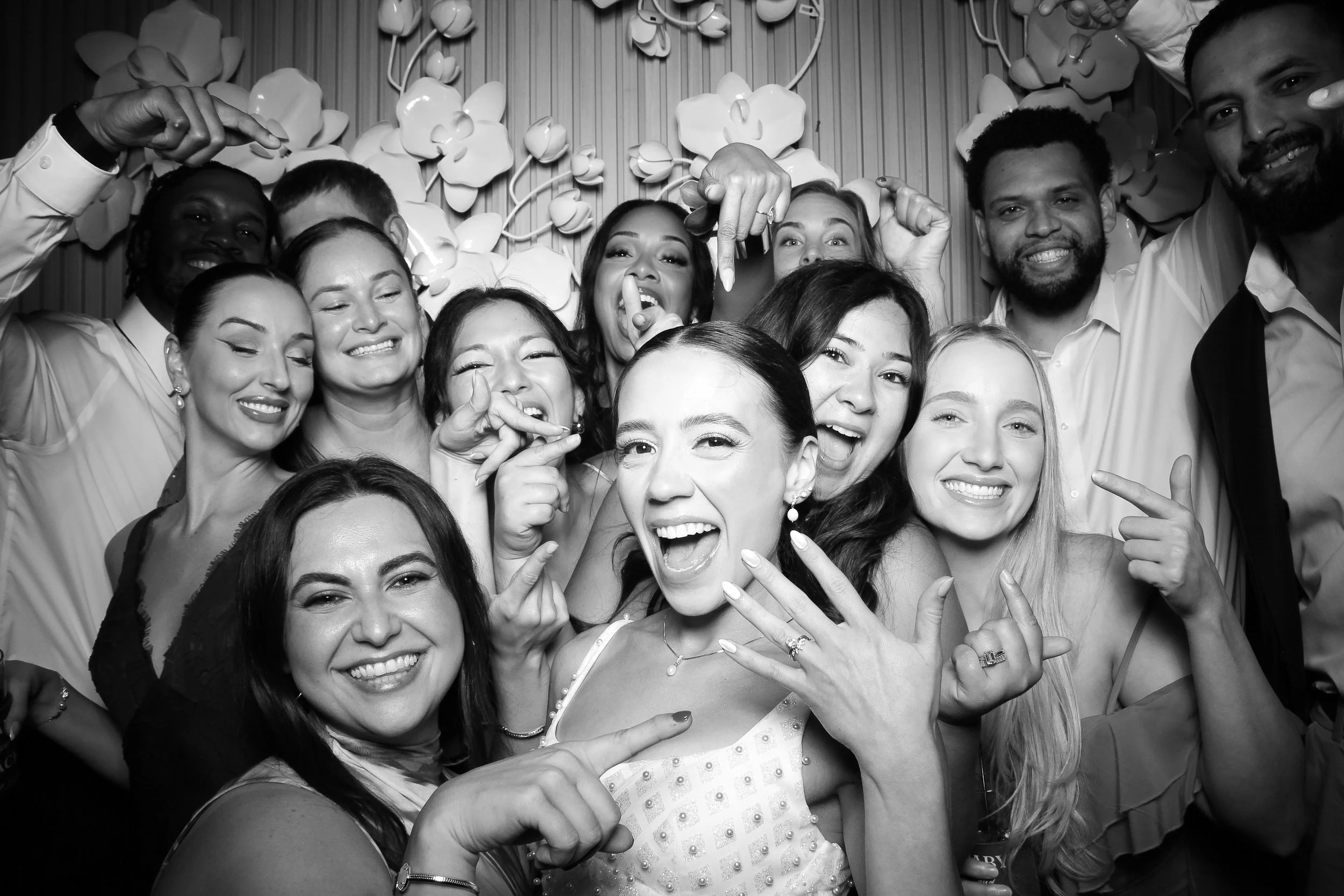 fotio-photobooth-bw-vintage-wedding-monte-bello-2.jpg