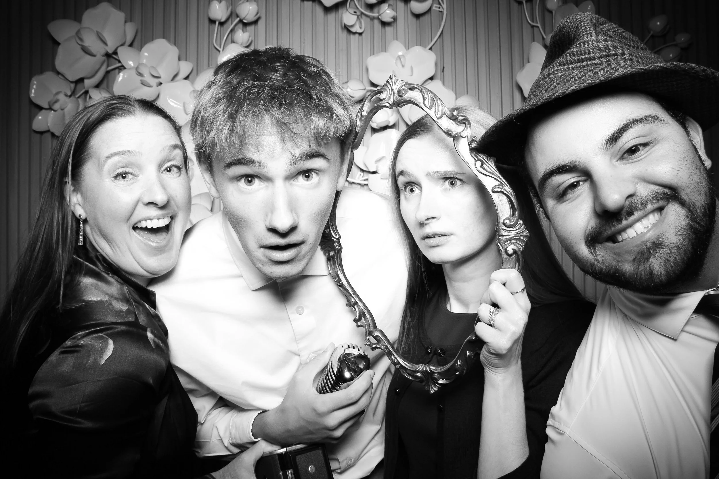 fotio-photobooth-bw-vintage-wedding-monte-bello-9.jpg