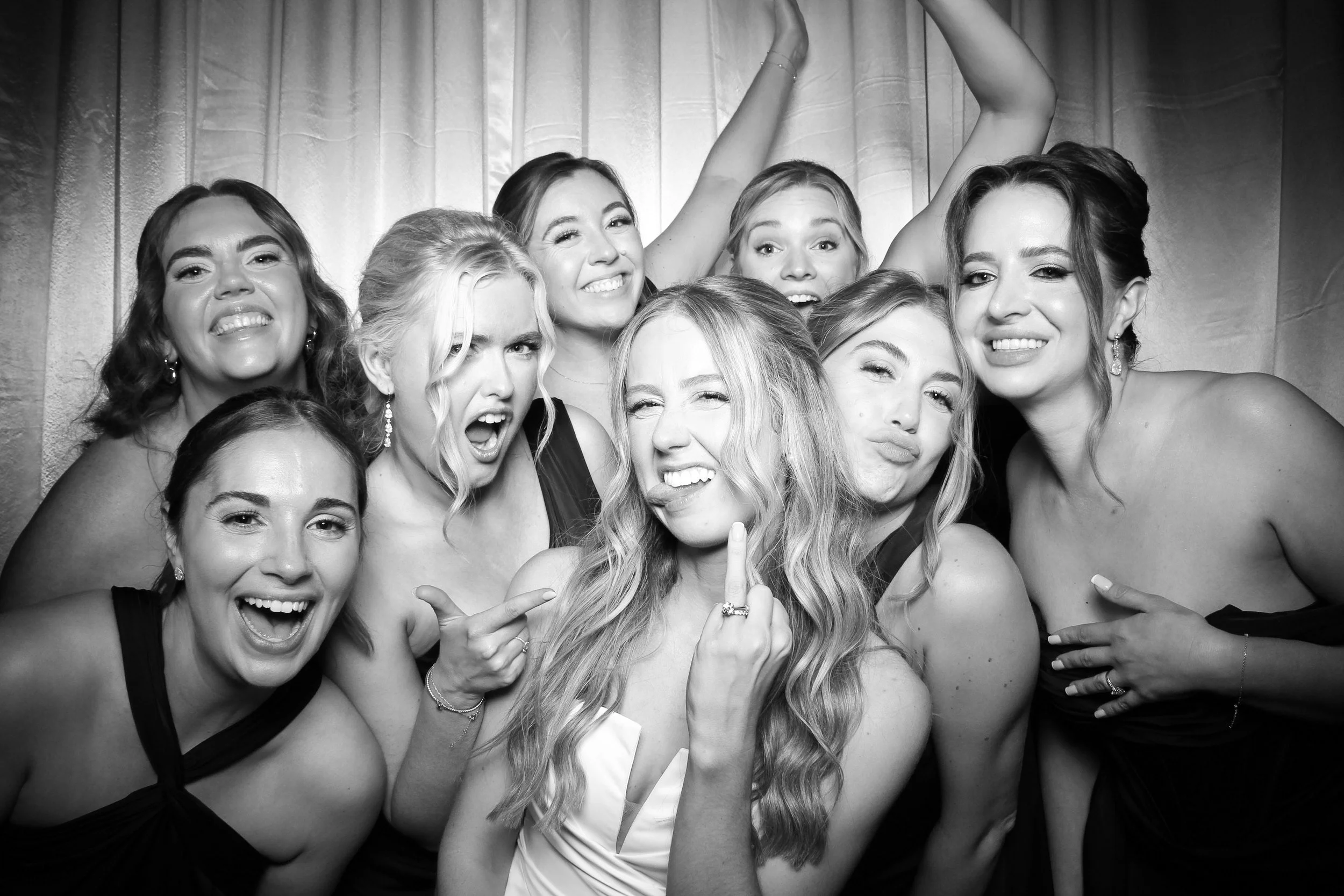 fotio-wedding-photobooth-vintage-exchange-chicago-2.jpg