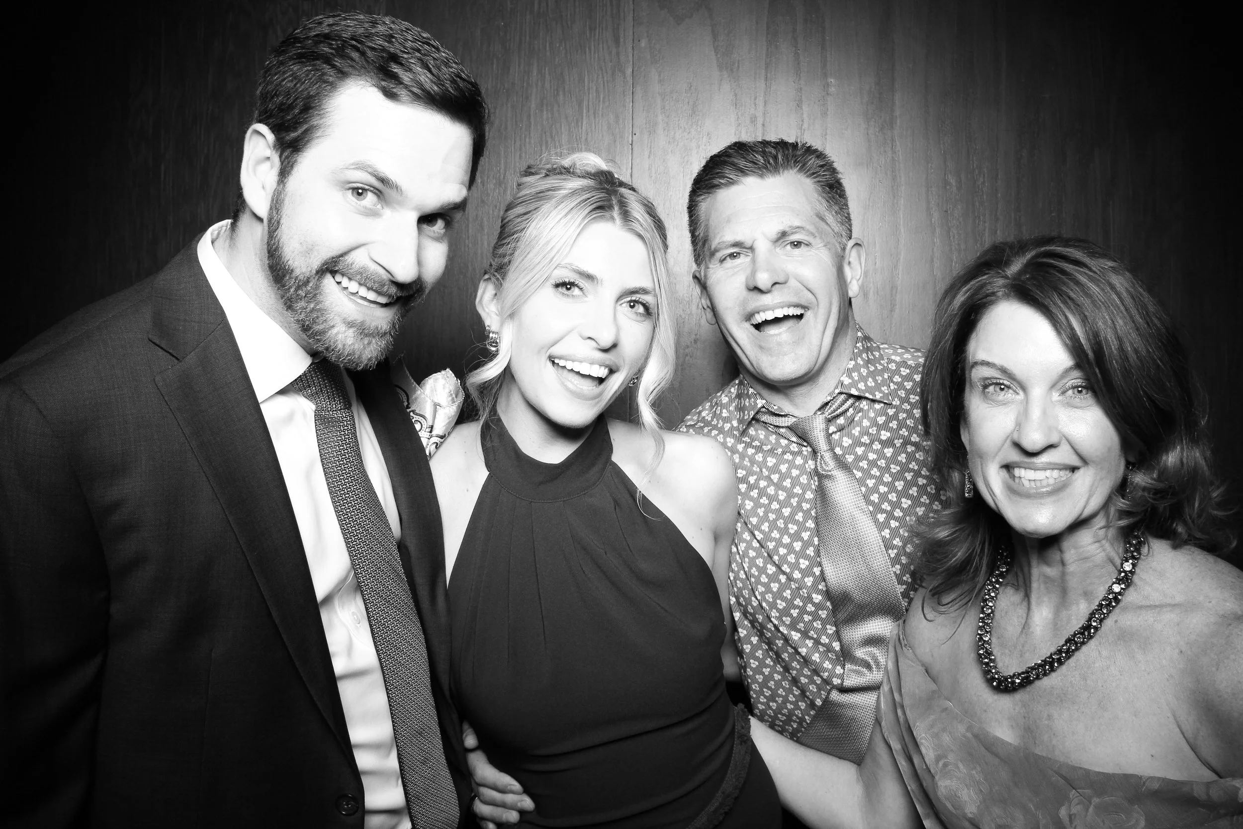 Fotio_Photo_Booth_Chicago_Artifact_Events_Classy_Family_Fun_Friends_Ravenswood_Chic_15.jpg
