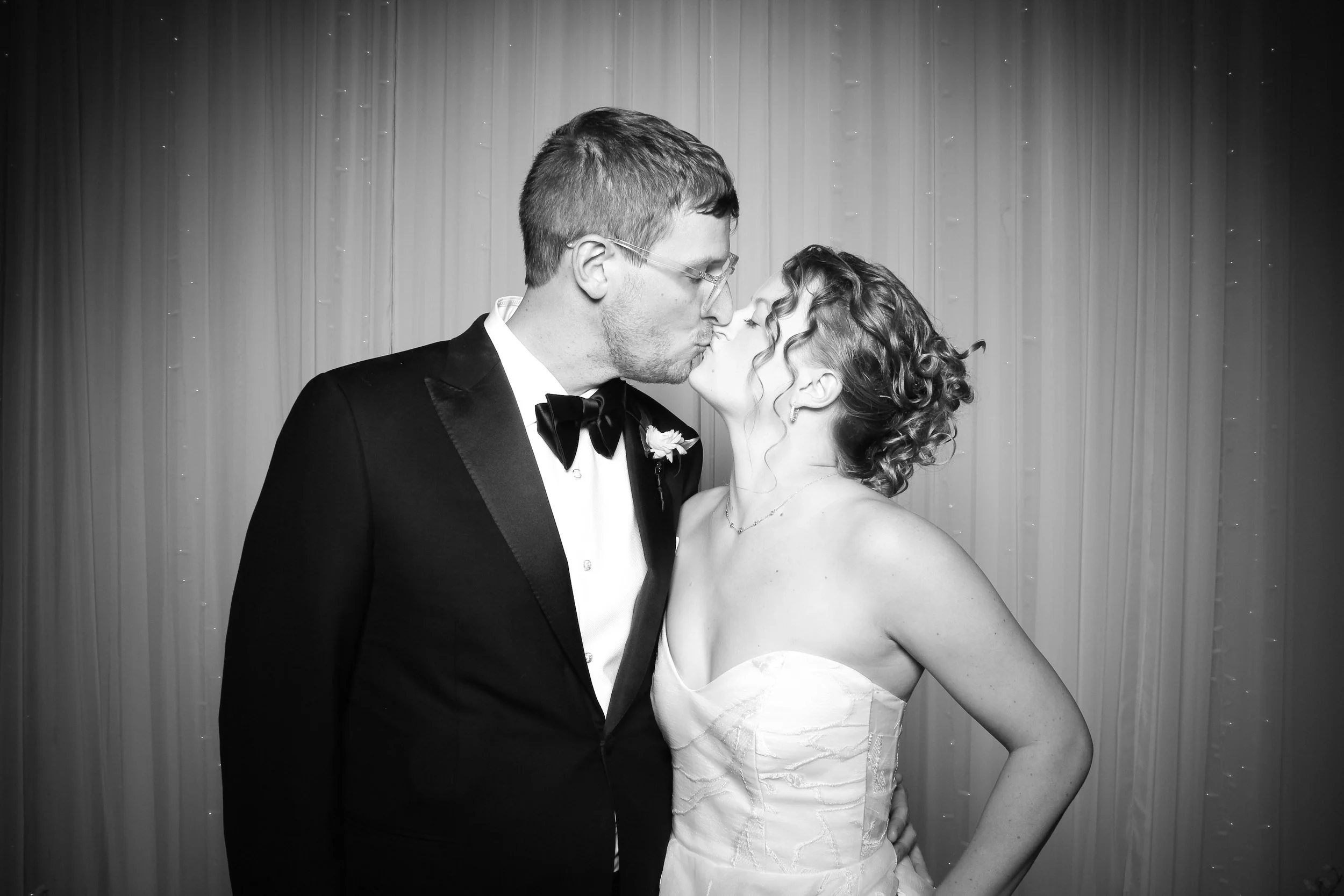 Ravenswood_Event_Center_Showroom_Wedding_001.jpg